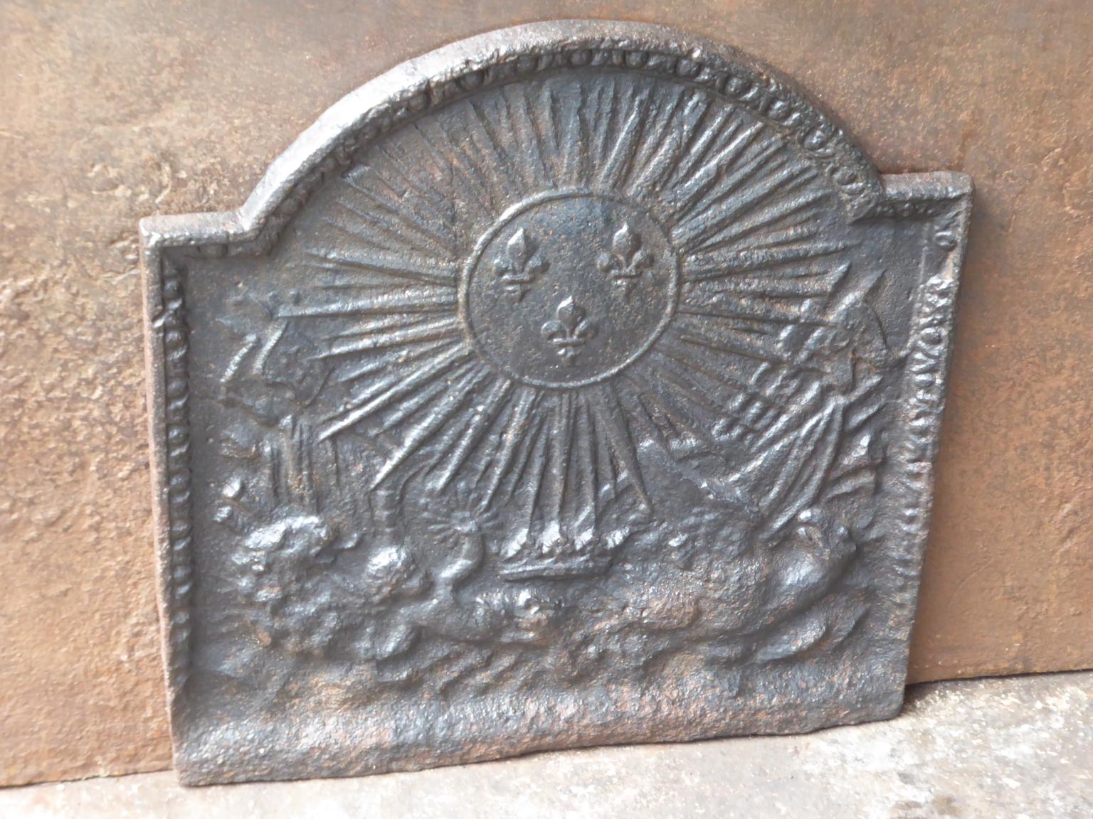 Antique French 'The Sun' Fireback, 18th-19th Century In Good Condition In Amerongen, NL