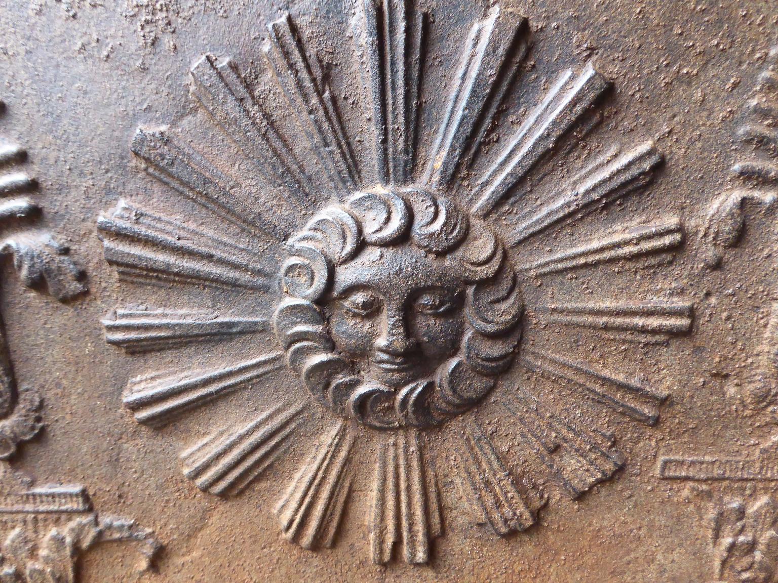 Antique French 'The Sun' Fireback, 19th Century In Good Condition In Amerongen, NL