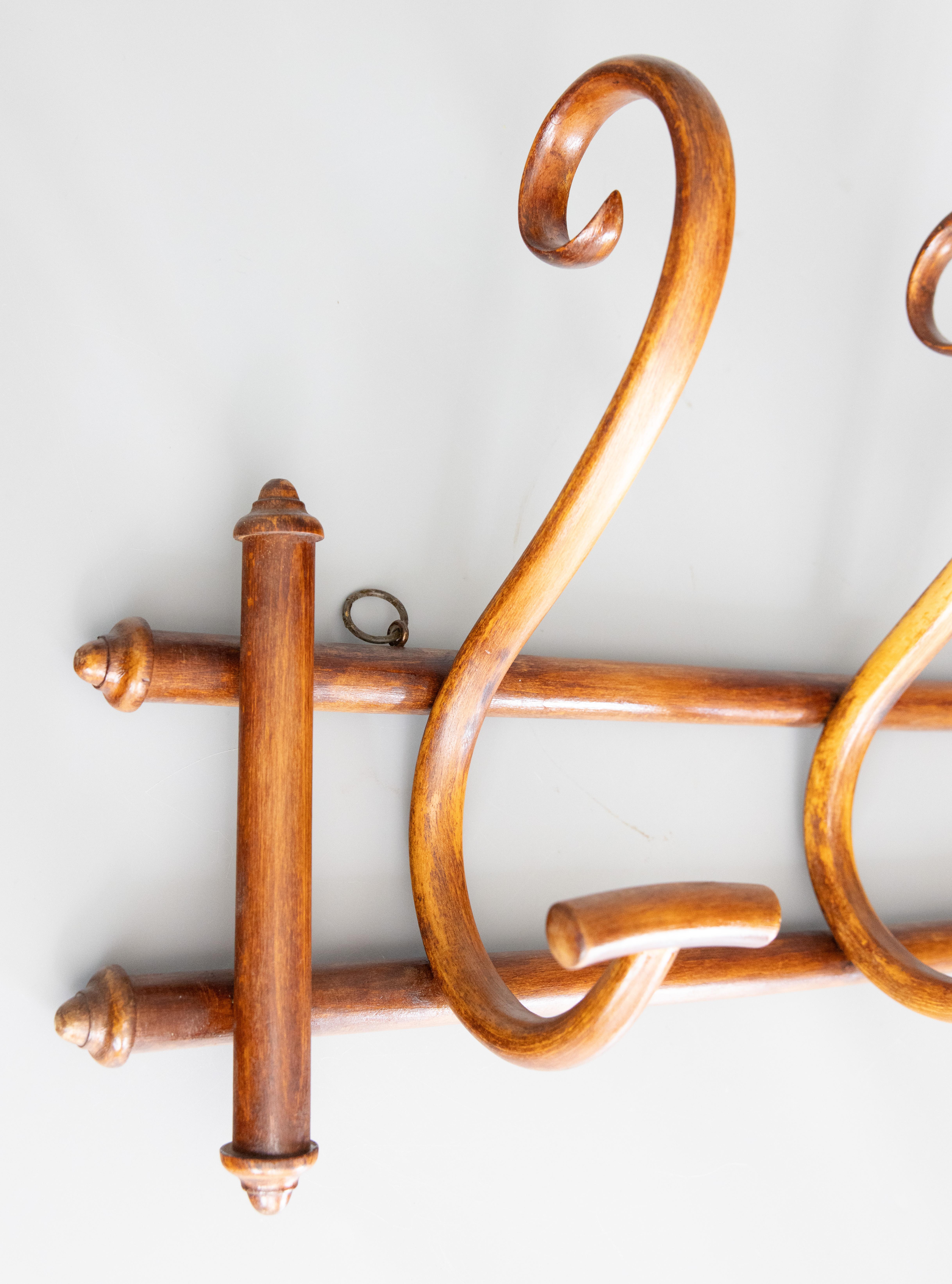 Antique French Thonet Style Elm Bentwood Appendiabiti e Cappelliere In condizioni buone in vendita a Pearland, TX