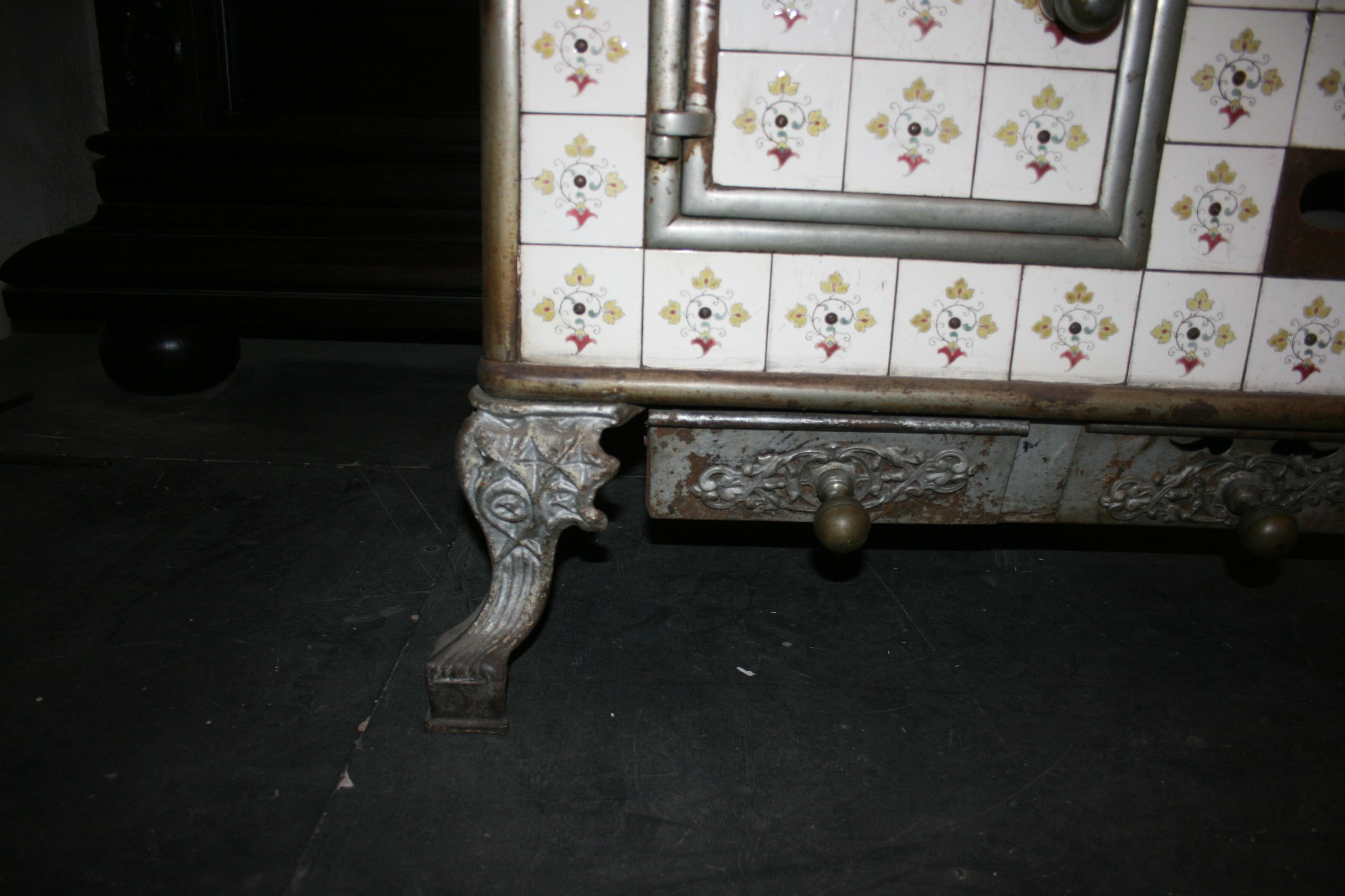 Antique French Tiled Stove, Cast-Iron, circa 1890 For Sale 12