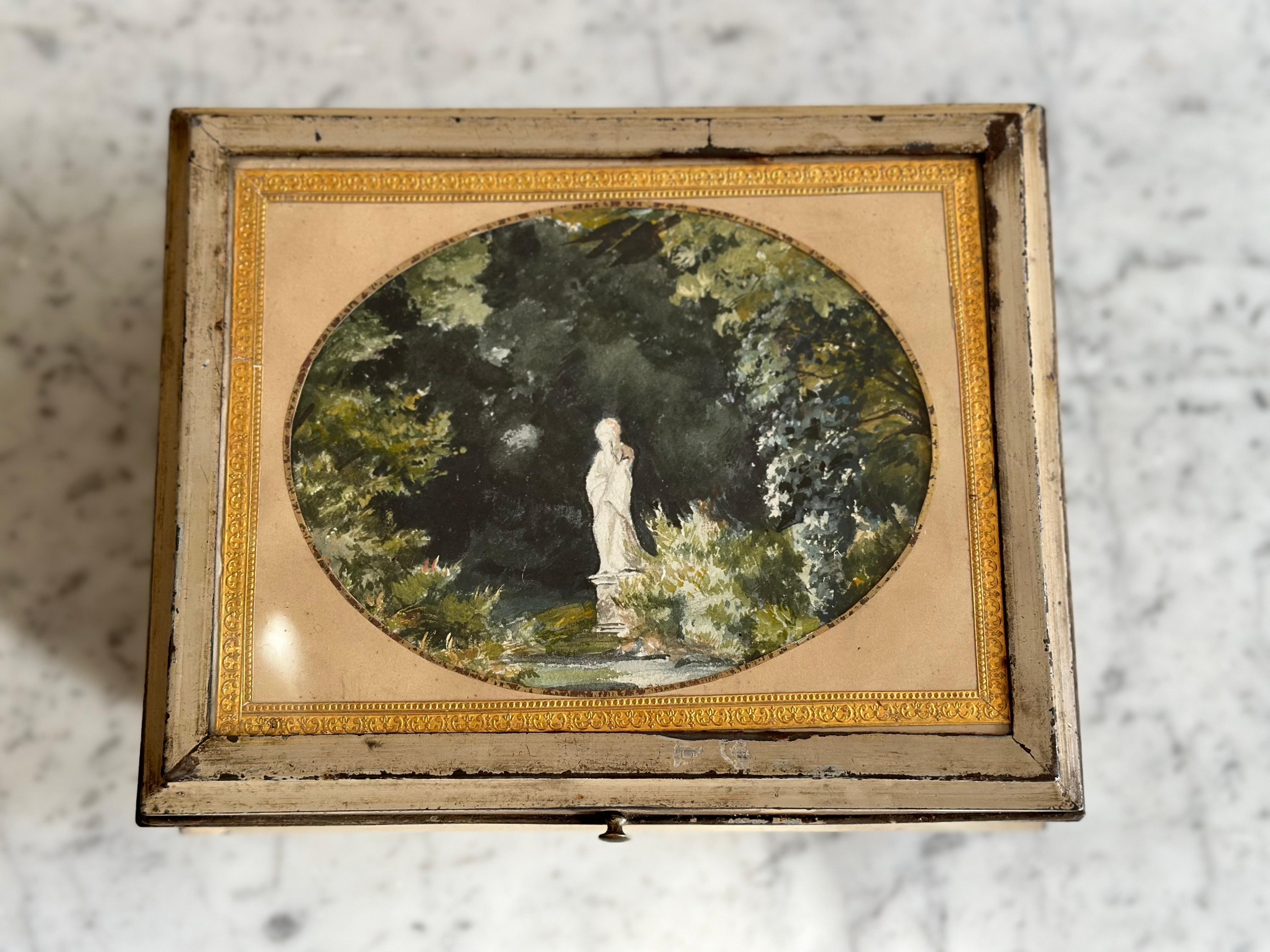 Antique French Tin Box, 1890 - Forma de cofre con medallón de acuarela en venta 1