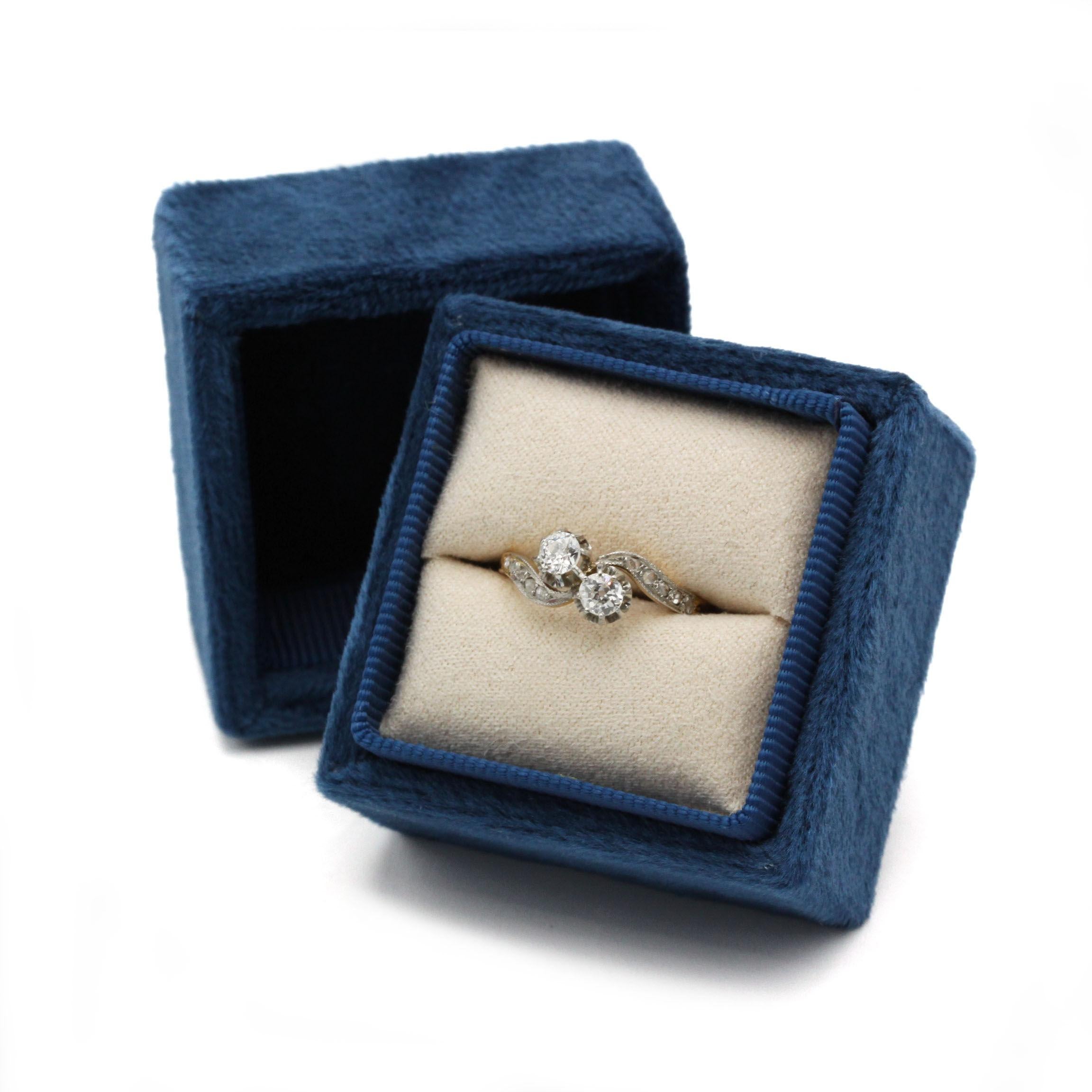 Women's Antique French “Toi et Moi” Diamond Ring in 18K Gold and Platinum For Sale