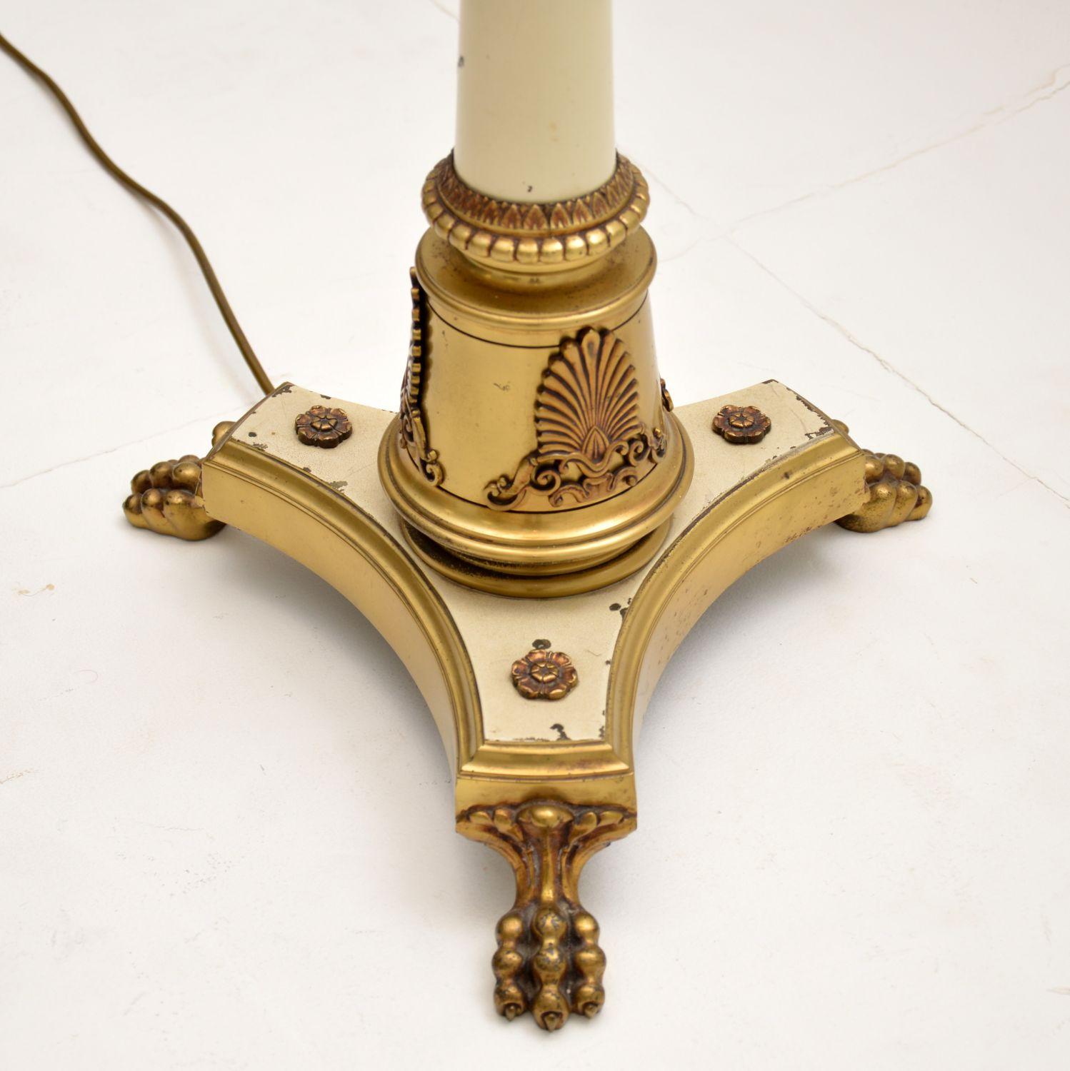 Antike French Tole Stehlampe & Schirm (Frühes 20. Jahrhundert) im Angebot