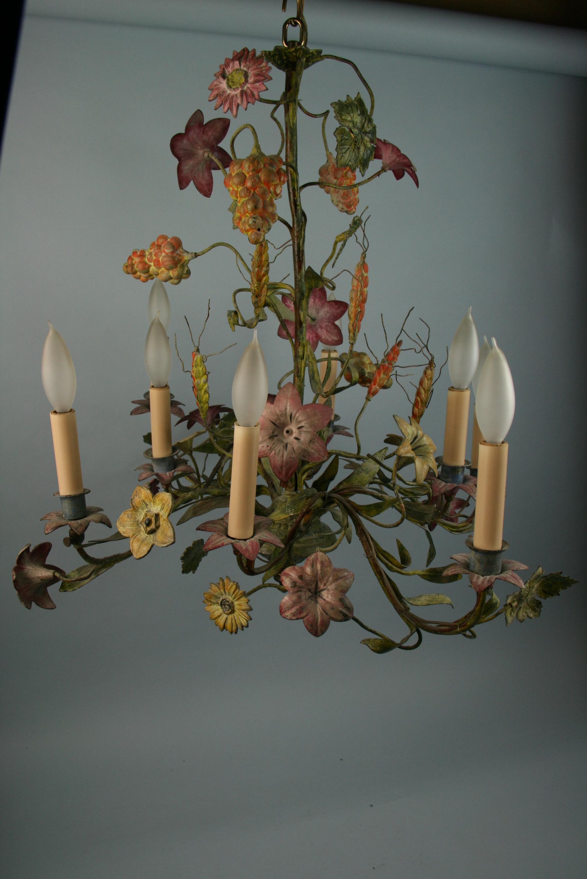 Antique French Tole Hand Painted Flower and Leaves 8 Light Chandelier 1940 For Sale 5