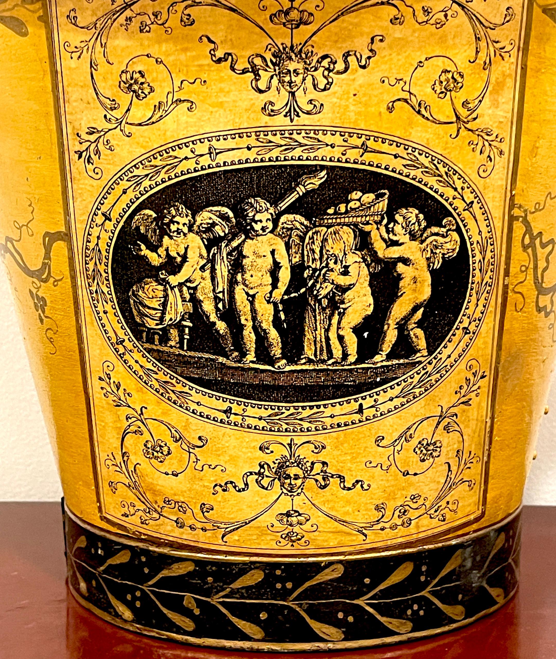 Peint à la main Seau à poignée en tôle française antique « Labors of Cupidon »  en vente