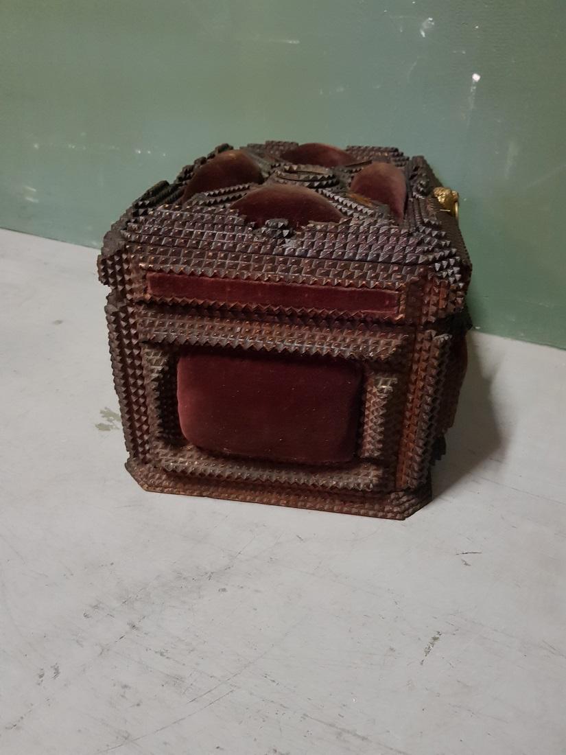 Antique French Tramp Art Bijoux Box with Key, from circa 1900 For Sale 1