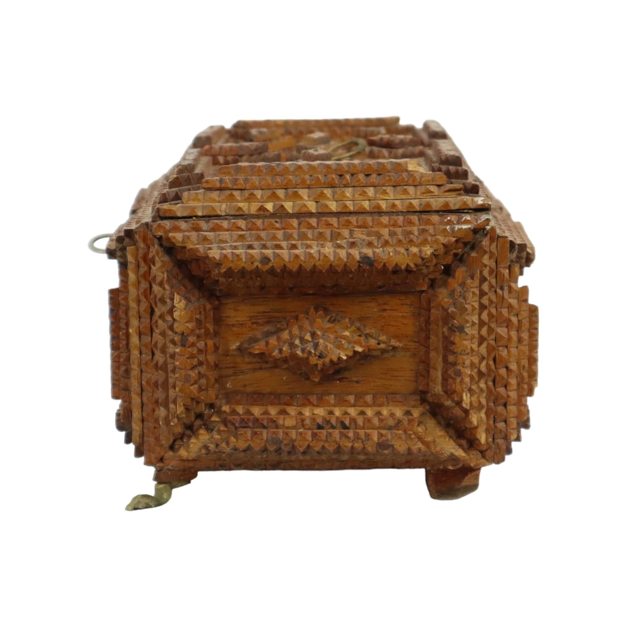 Antique French Tramp Art Caja Knick-knack Baratija Joyero Estuche Arte Popular Coleccionista siglo XX en venta