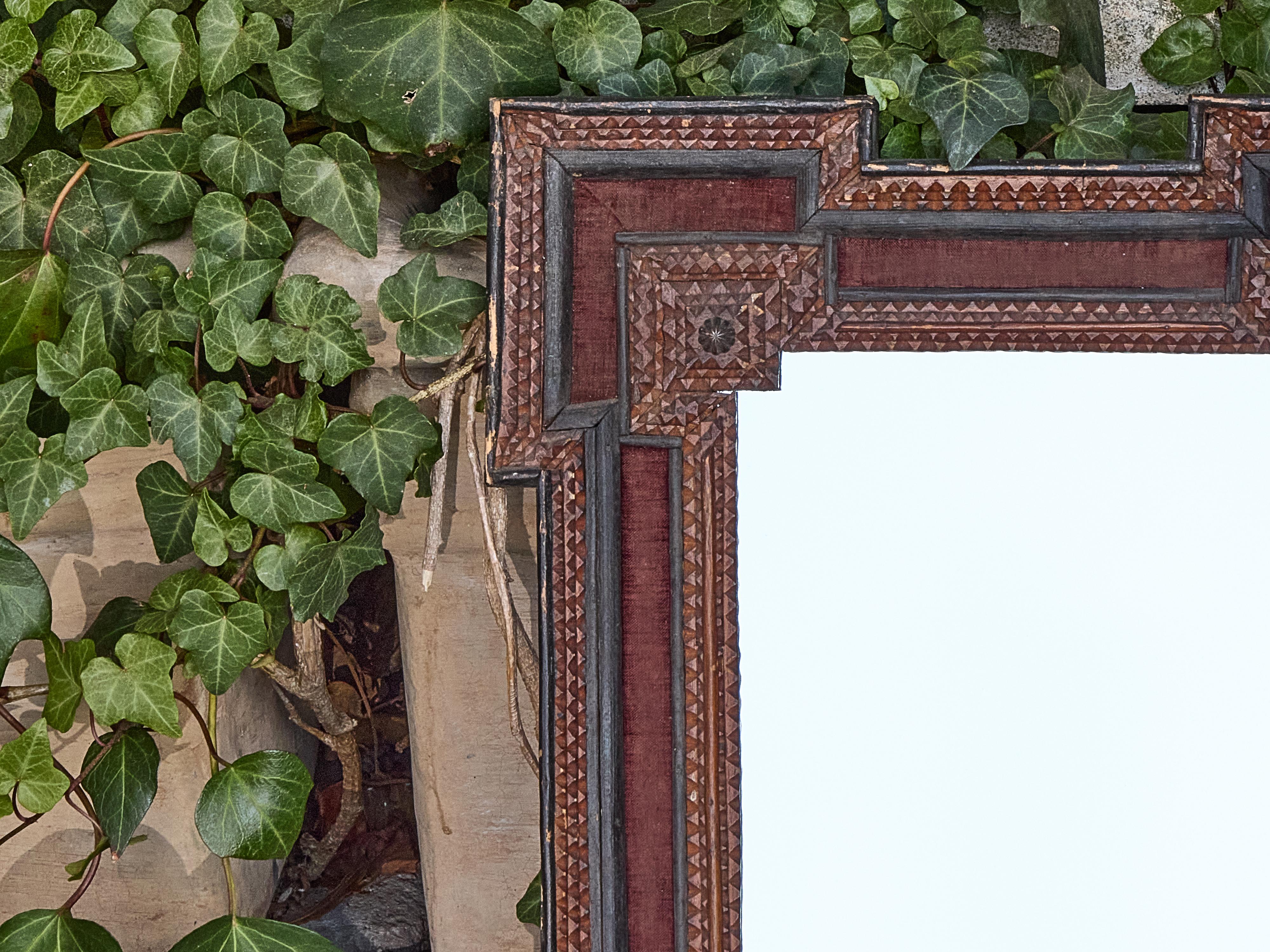 Antique Tramp Art Mirror avec des coins en escalier, circa 1900 Bon état - En vente à Atlanta, GA