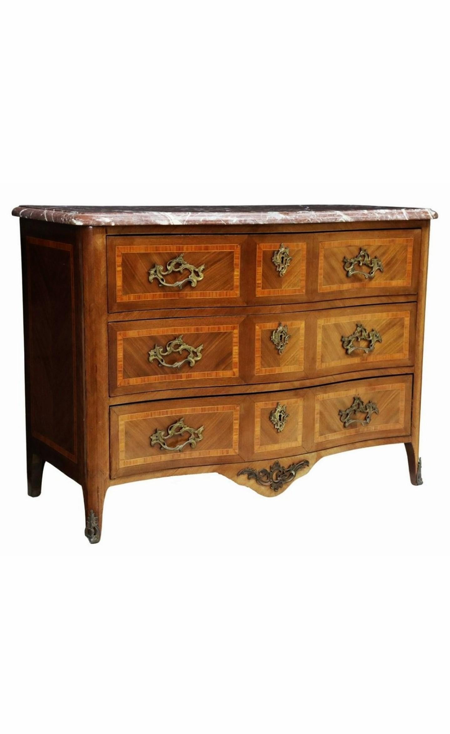A fine French antique, circa 1900, Transitional Louis XV - XVI style marble-top chest of drawers commode. 

Hand-crafted in France in the early 20th century, exceptionally executed in 18th century Regence taste, of excellent quality, craftsmanship