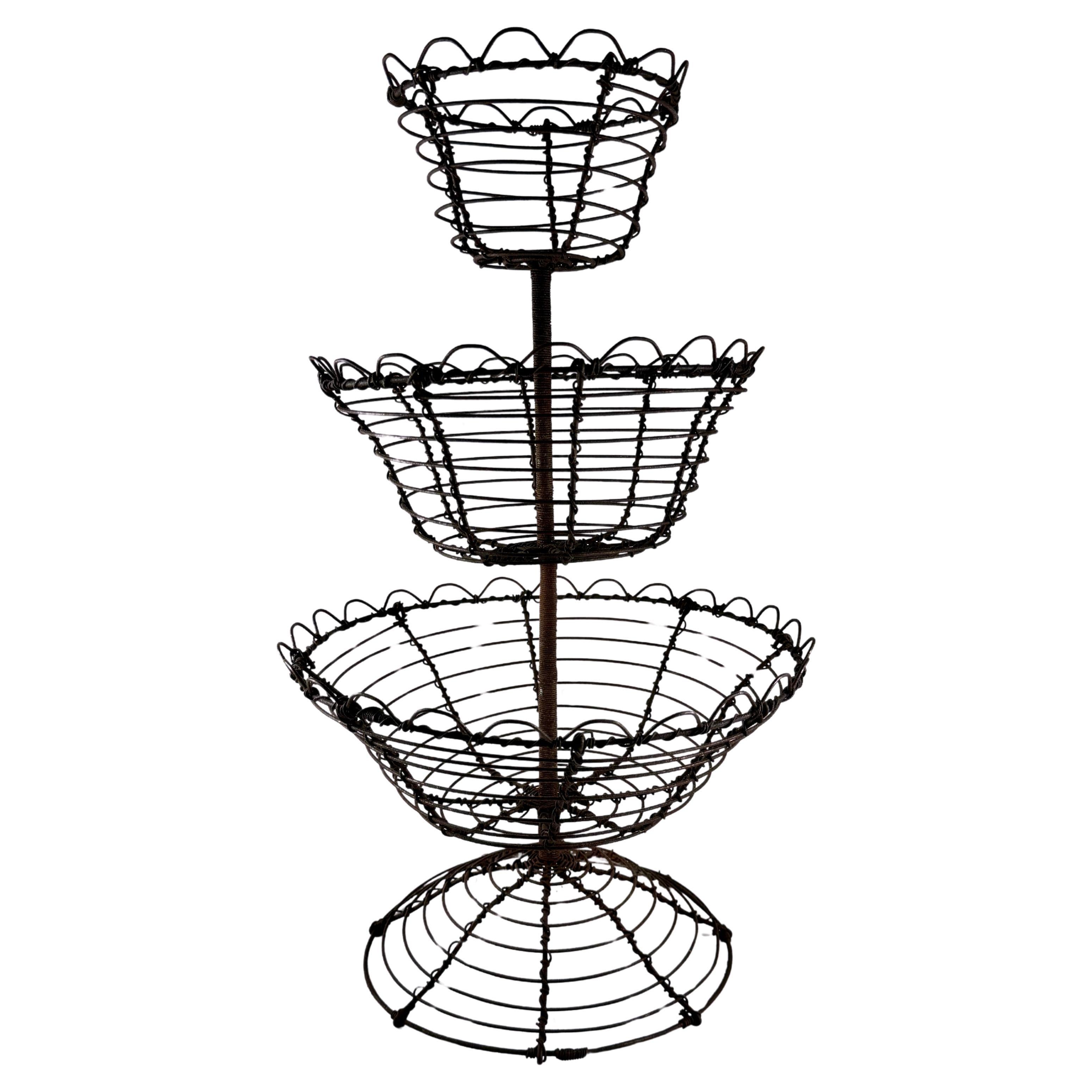 Antique French Triple Tier Handmade Twisted Black Wire Küche Korb im Angebot
