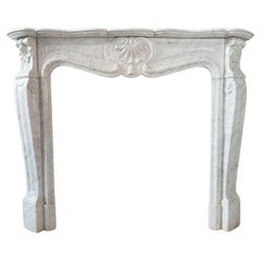 Antique French Trois Coquilles Carrara Marble Fireplace from the 19th Century