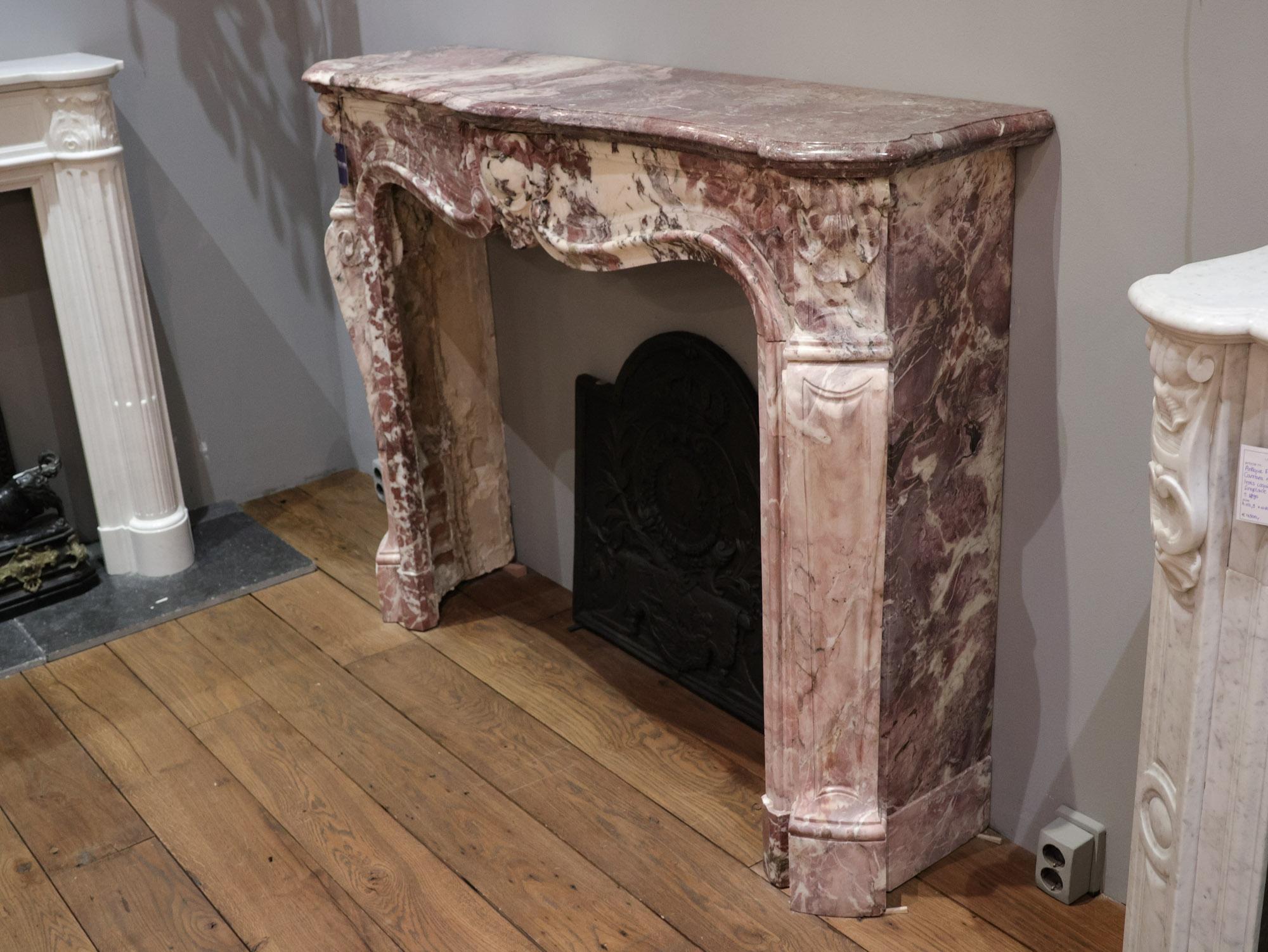 Antique French Trois Coquilles Fireplace in Violet, Pink and White marble For Sale 7