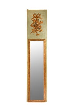 Antique French Trumeau Mirror, frühes 20. Jh., grün bemalt mit Giltwood-Trophäe