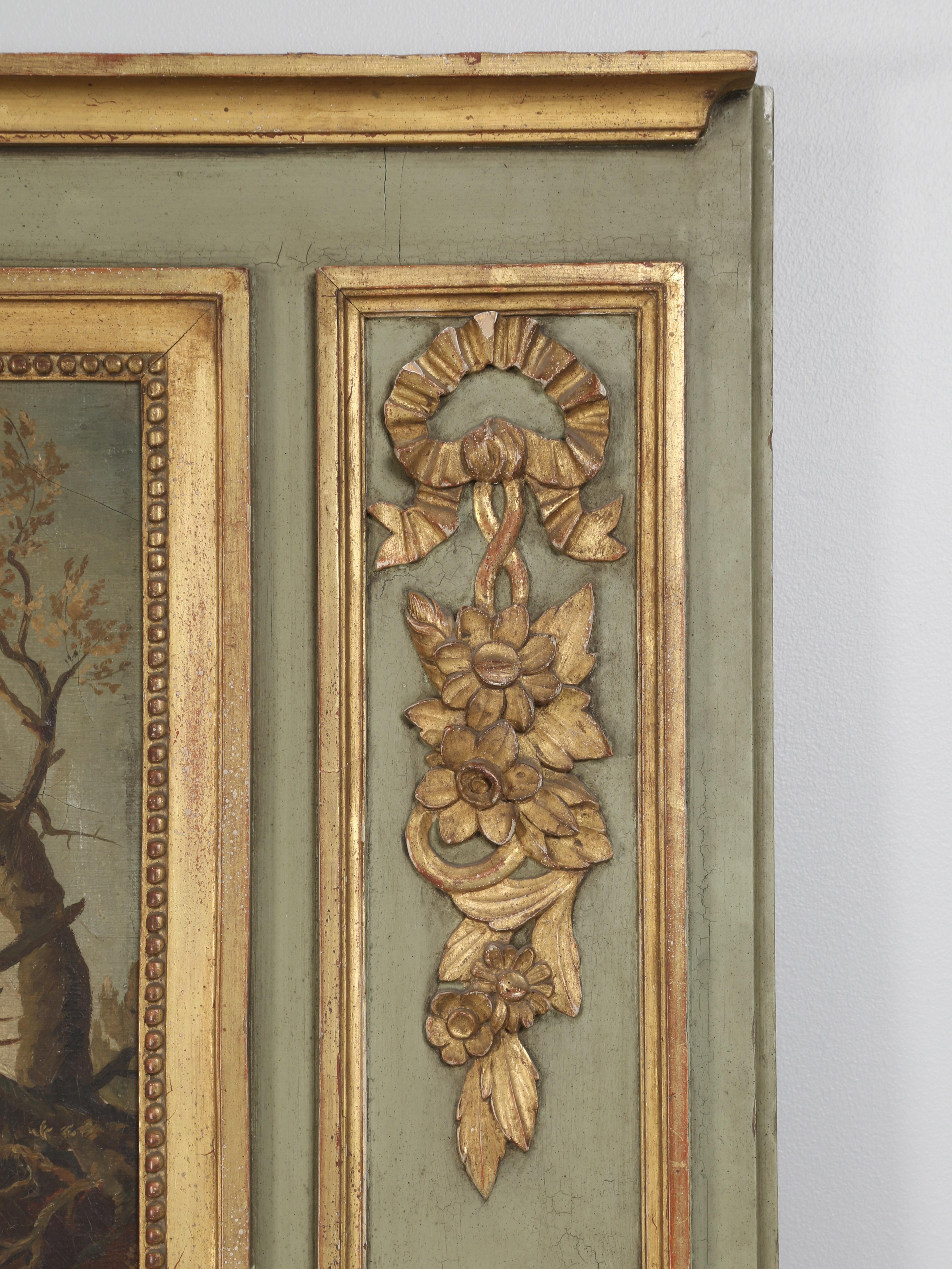 Antiker französischer Trumeau-Spiegel, Originalfarbe und vergoldet, unrestauriert, Ende 1800er Jahre (Handgeschnitzt) im Angebot