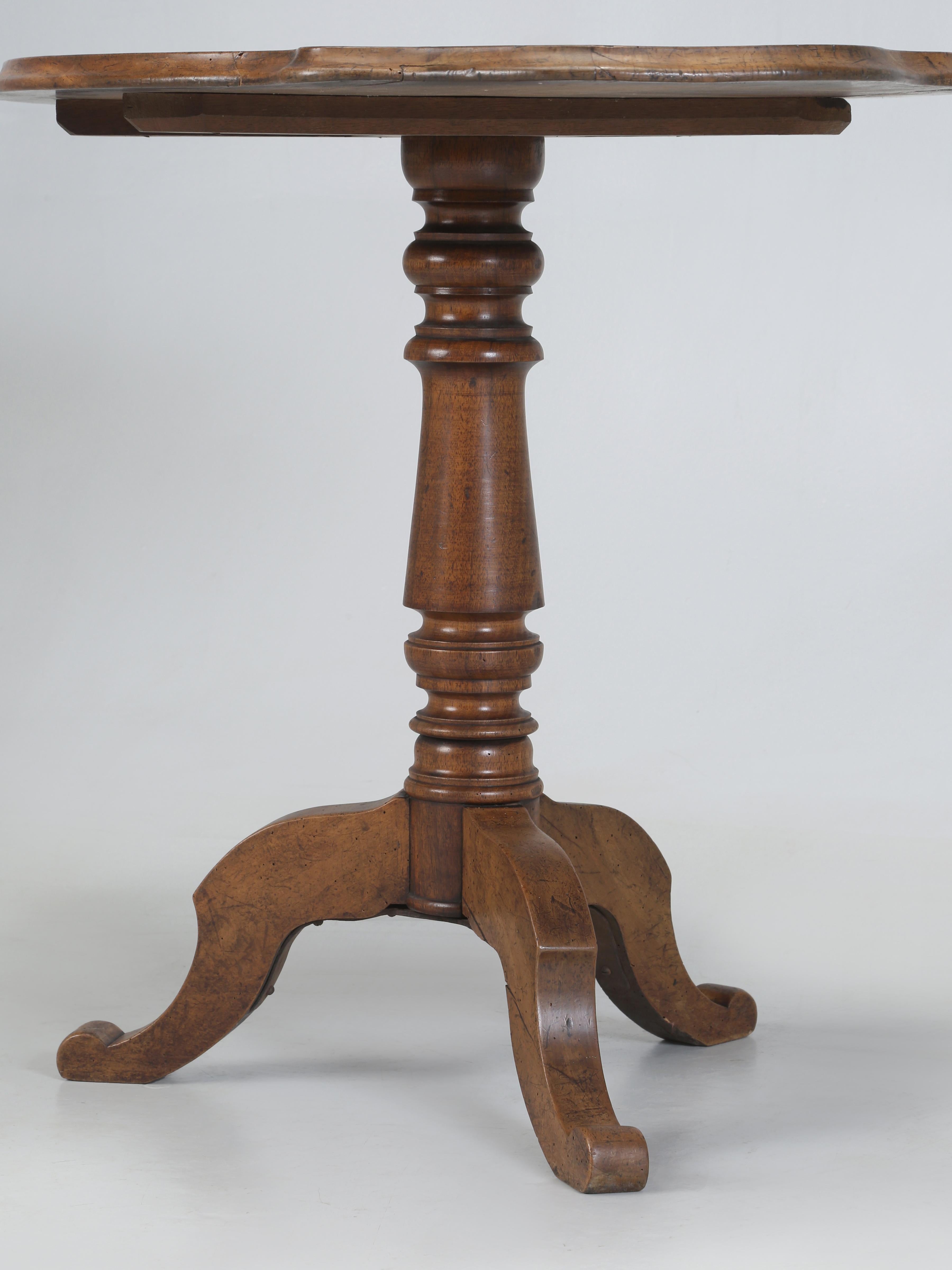 Antique French Turtle Top Pedestal Walnut End Table or Hall Table  For Sale 3