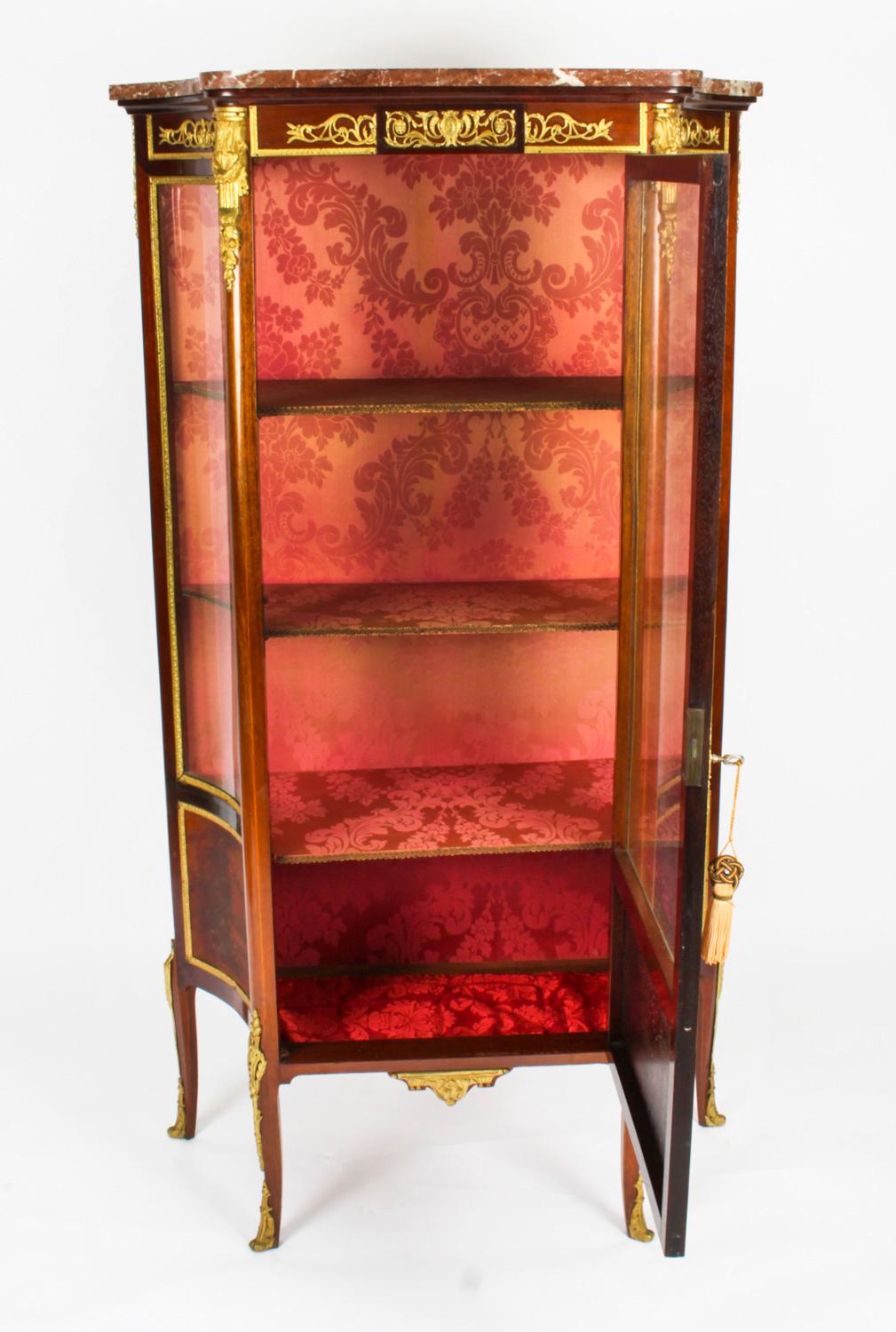Antique French Vernis Martin Display Cabinet, 19th Century For Sale 6