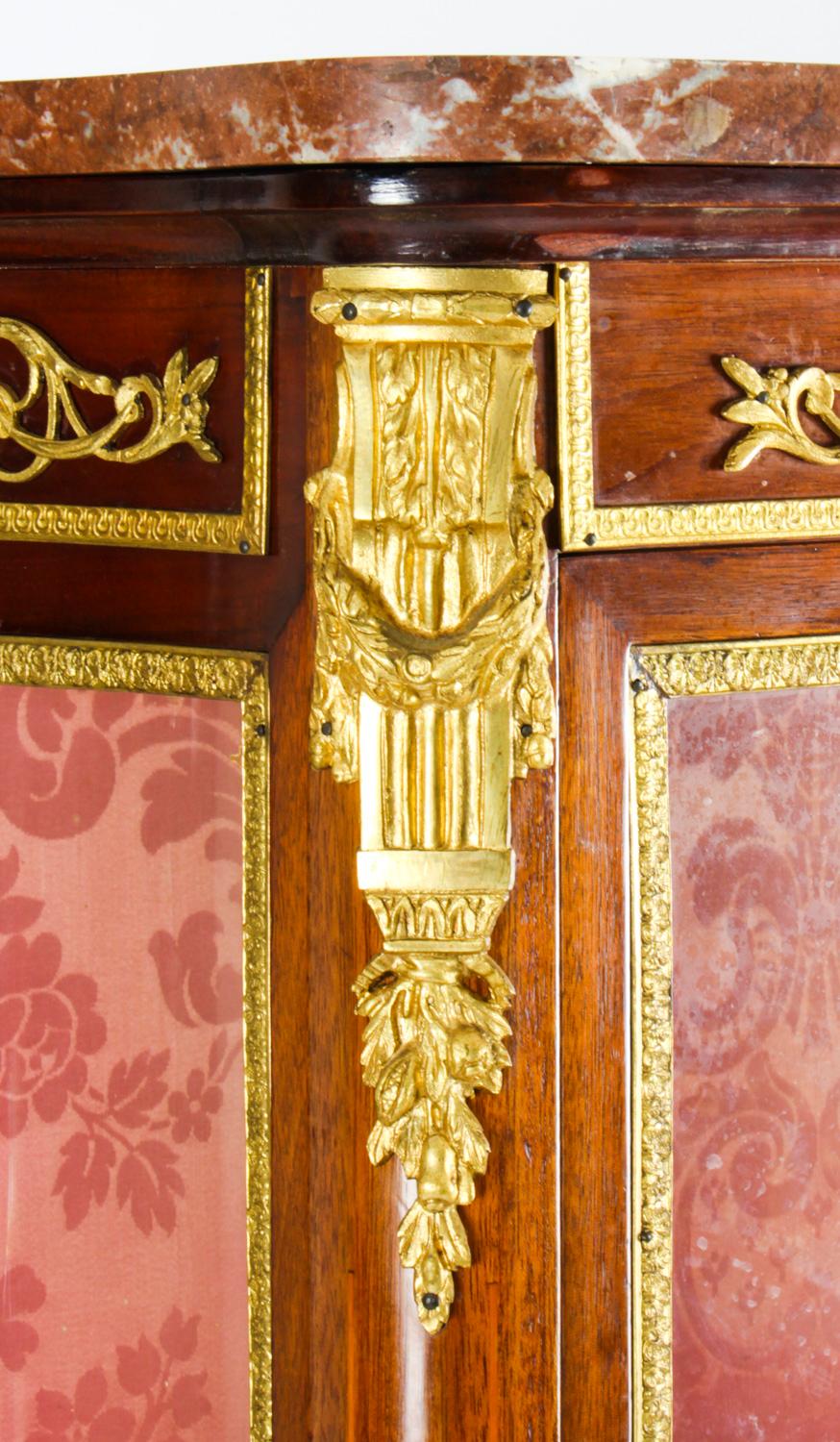 Antique French Vernis Martin Display Cabinet, XIX secolo in vendita 9