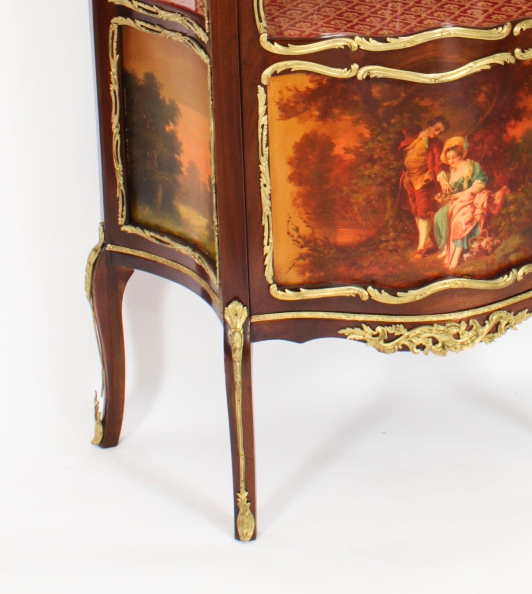 Antique French Vernis Martin Vetrine Vetrine Circa 1880 XIX secolo in vendita 4