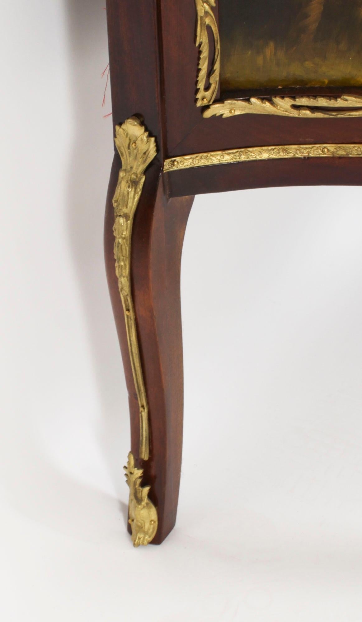 Antique French Vernis Martin Vetrine Vetrine Circa 1880 XIX secolo in vendita 8