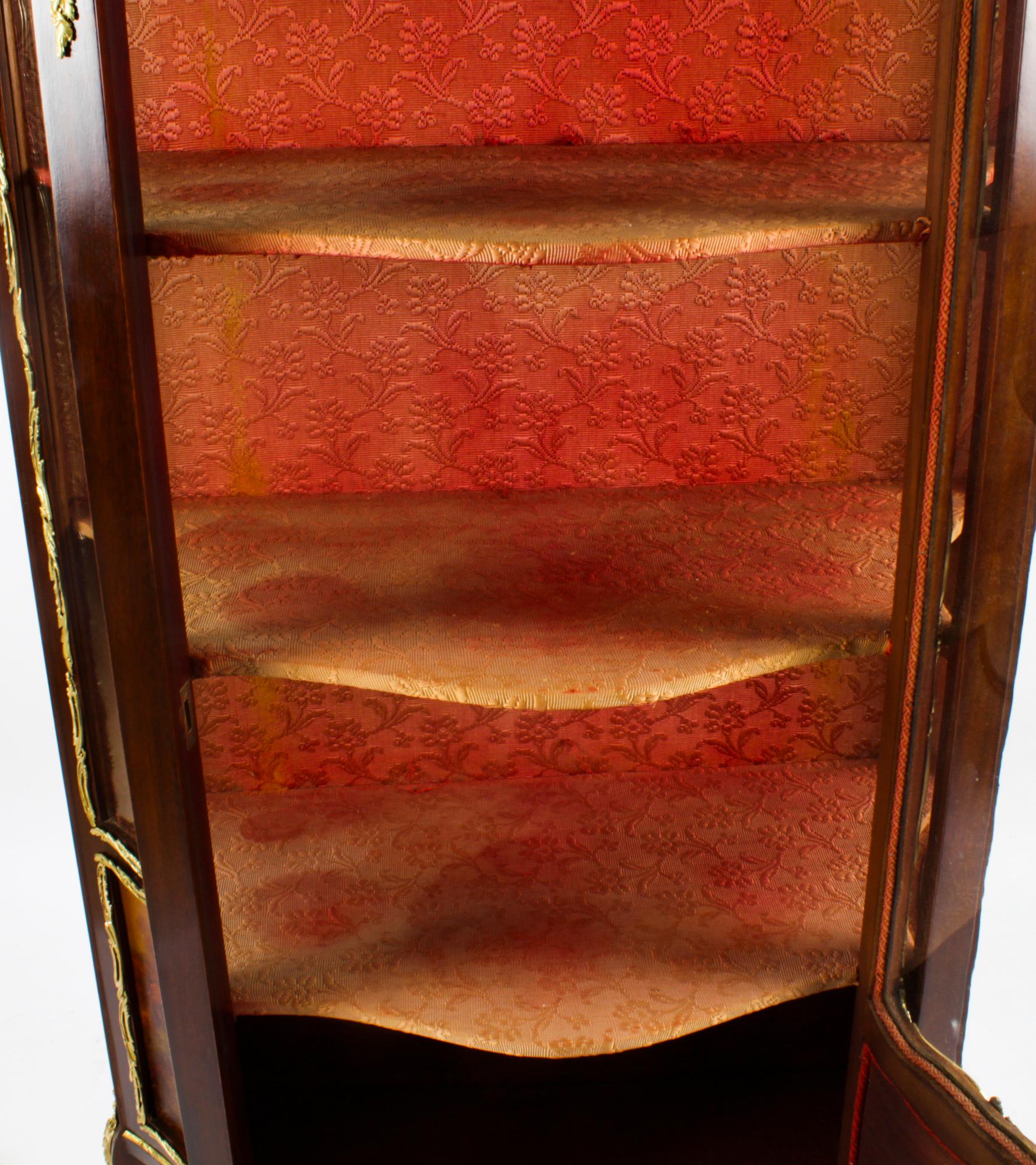 Vitrina Antique French Vernis Martin Siglo XIX en venta 3