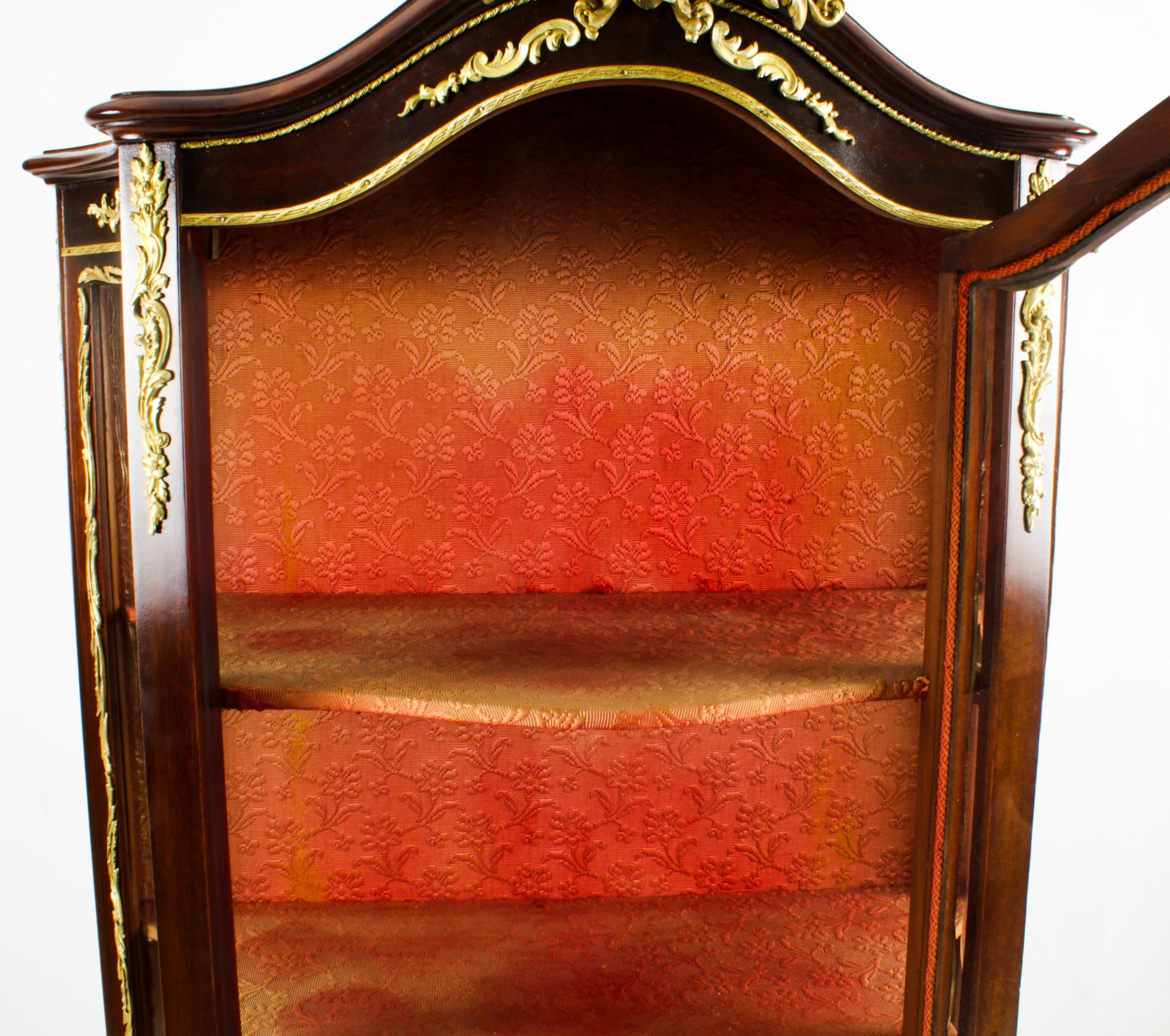 Vitrina Antique French Vernis Martin Siglo XIX en venta 6