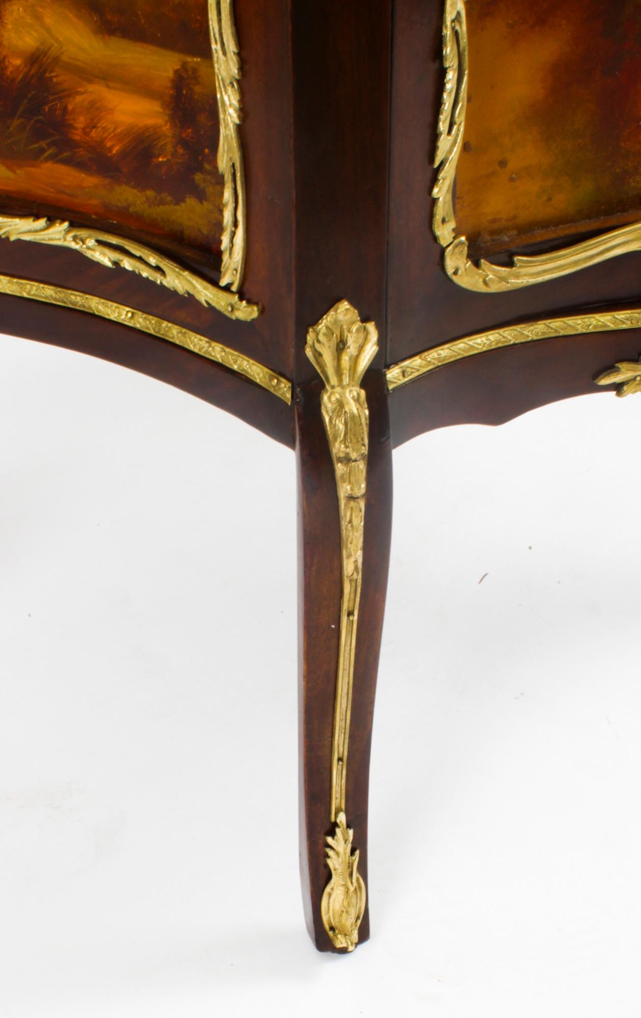 Vitrina Antique French Vernis Martin Siglo XIX en venta 13