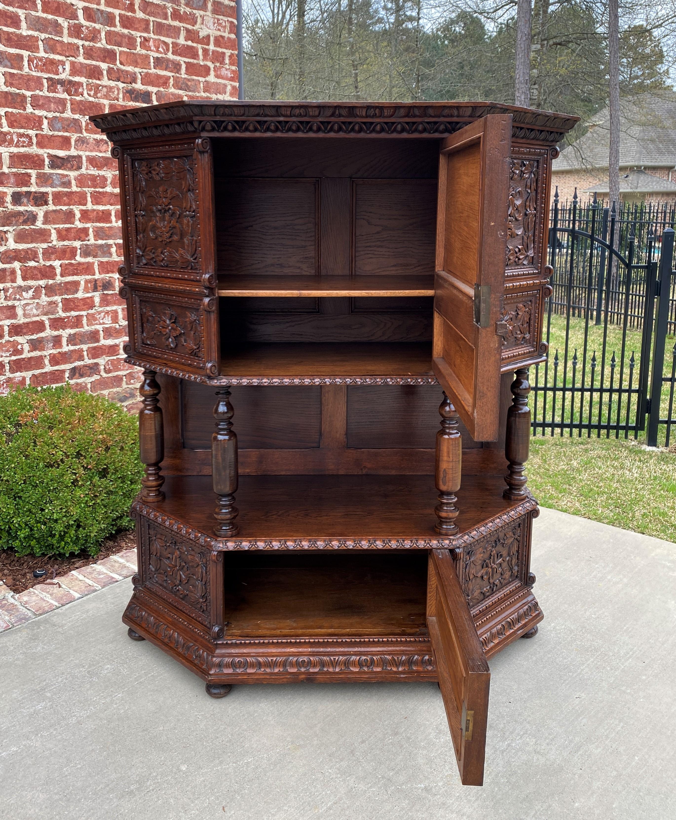 Antique French Vestry Cabinet Sacristy Altar Vestment Wine Cabinet Bar Catholic Tallado en venta