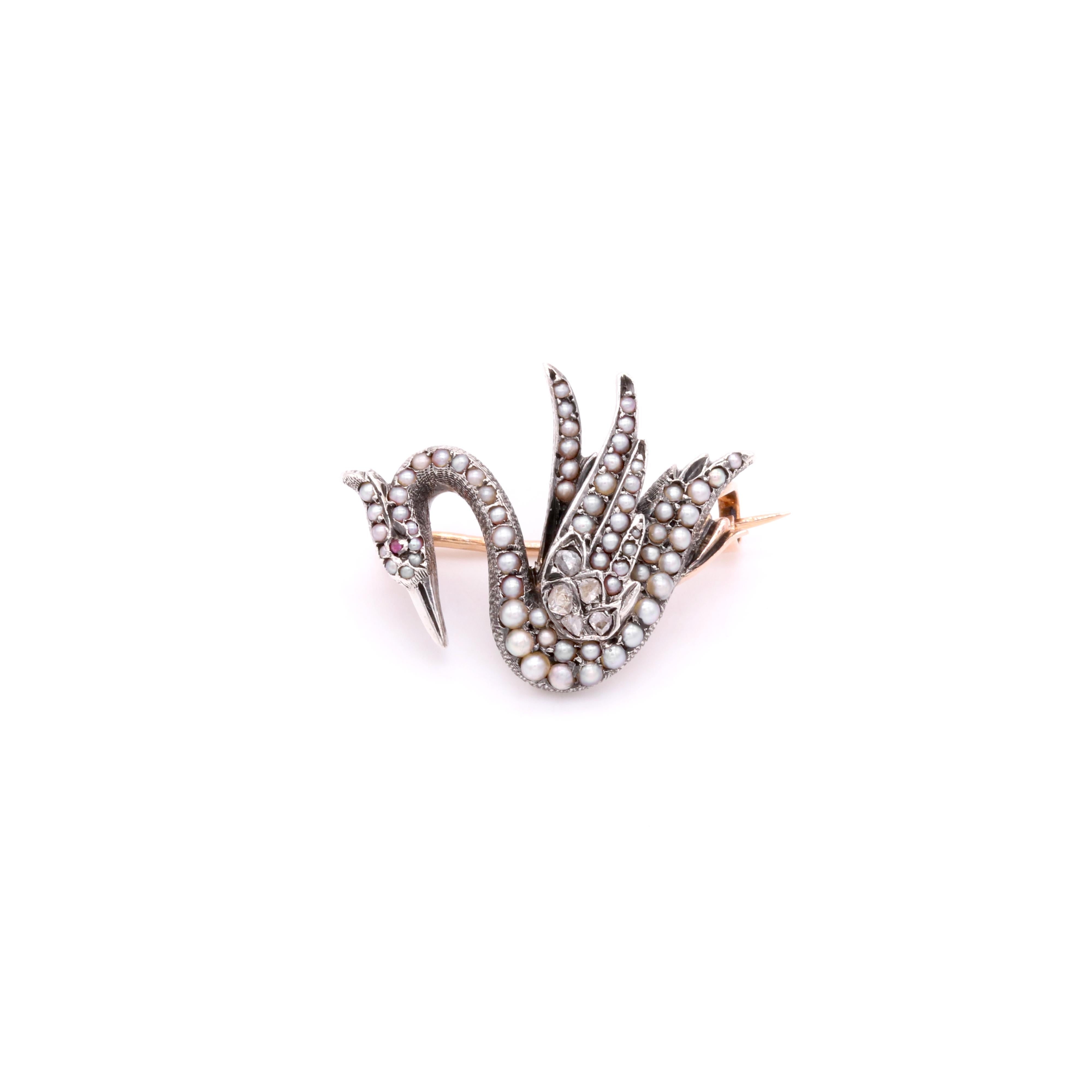 Antique French Victorian 18K Yellow Gold & Silver Pearl and Diamond Swan Brooch In Good Condition For Sale In Staines-Upon-Thames, GB