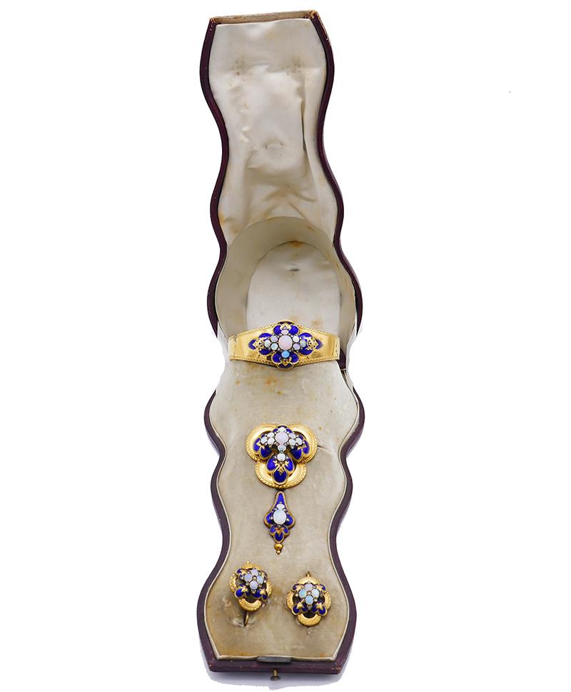 Antique French Victorian Bracelet Earrings Brooch 18k Gold by Antoine Barrière For Sale 7