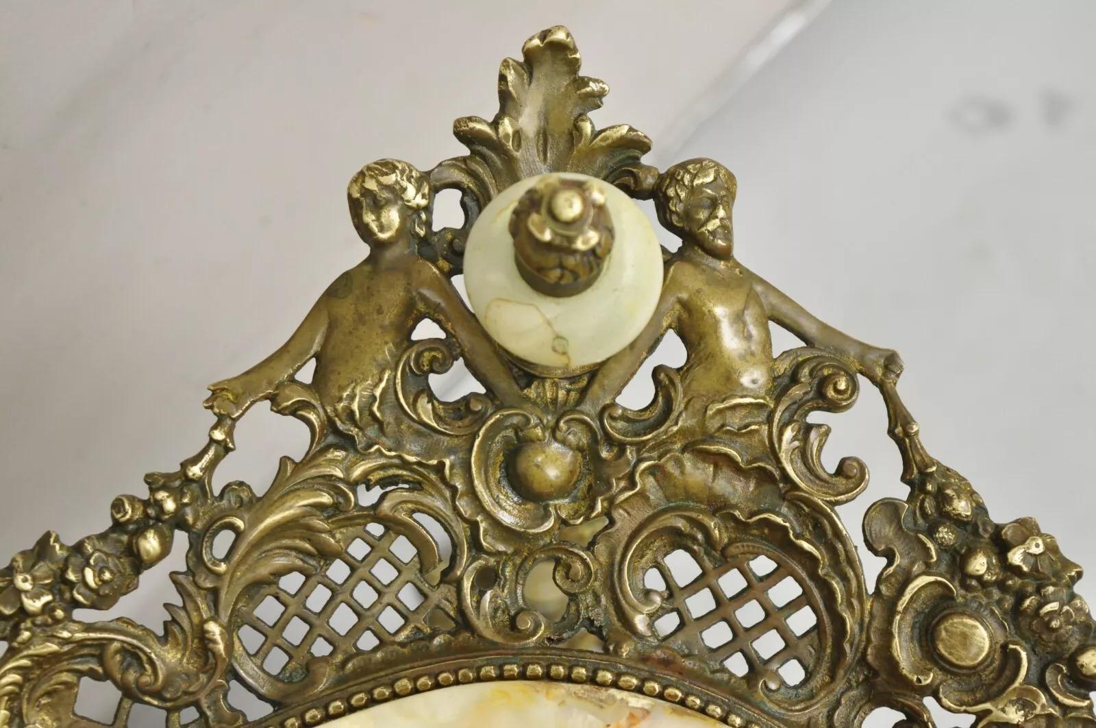 Antique French Victorian Bronce 2 Tier Onyx Stone Plant Stand Mesa de centro en venta 11