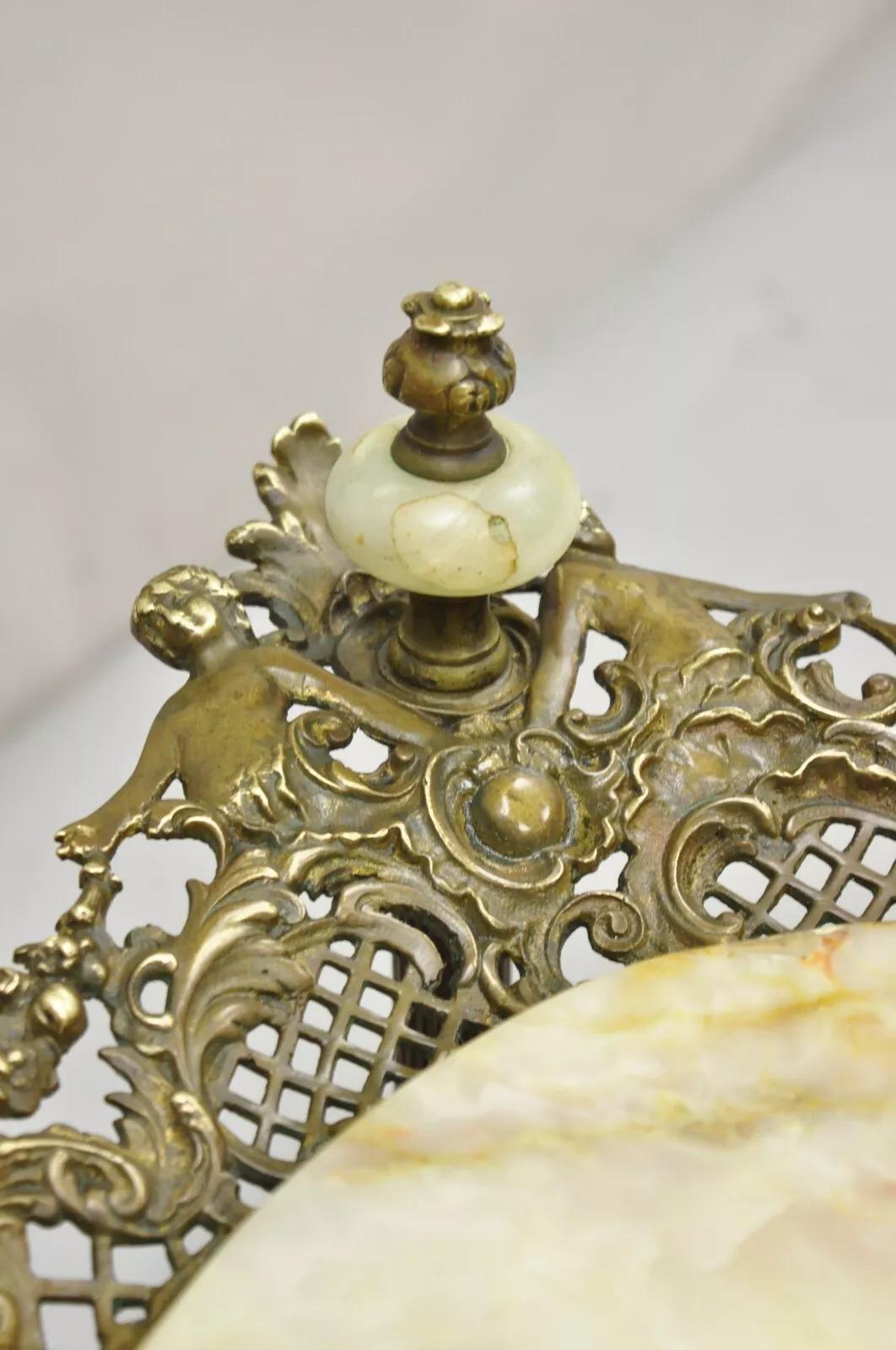 Antique French Victorian Bronce 2 Tier Onyx Stone Plant Stand Mesa de centro en Bueno estado para la venta en Philadelphia, PA