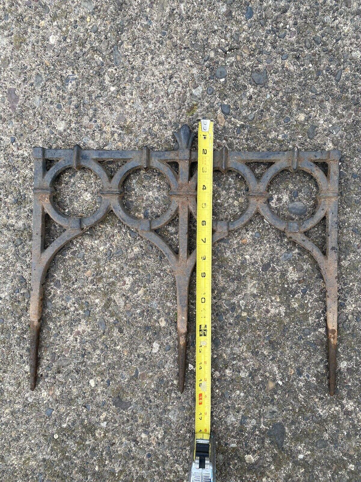 Antique French Victorian Cast Iron Outdoor Garden Fence Edge Edging - Set of 8 For Sale 5