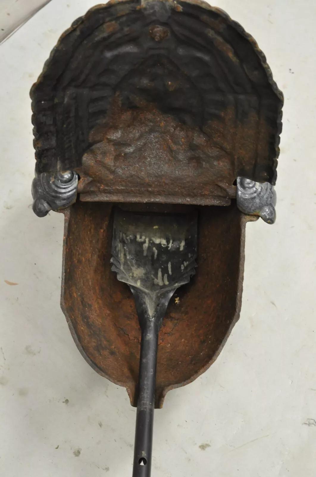 Antique French Victorian Caja de carbón para chimenea de hierro fundido, porcelana y esmalte siglo XIX en venta