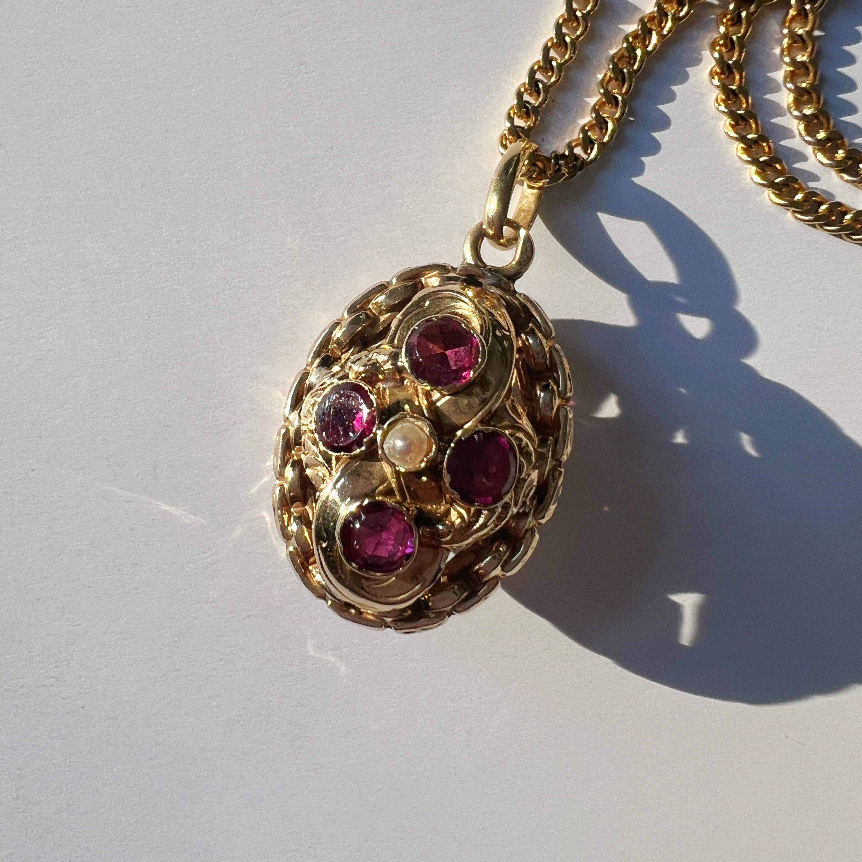 Antique French Victorian era 18K double sided garnet pendant For Sale 1