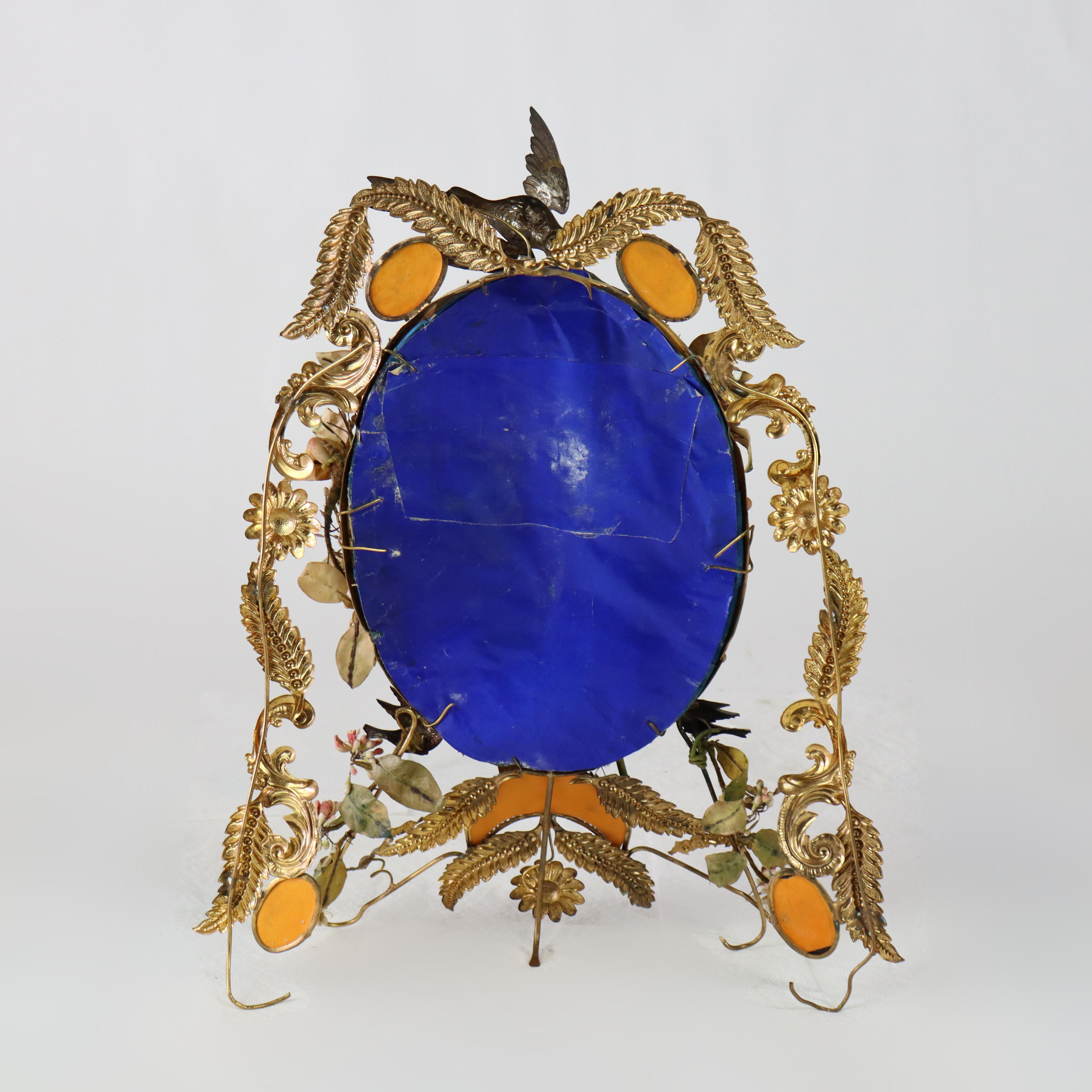 Antigua Corona Matrimonial Victoriana Francesa Figurada y Floral de Latón y Espejo c1890 en venta 2