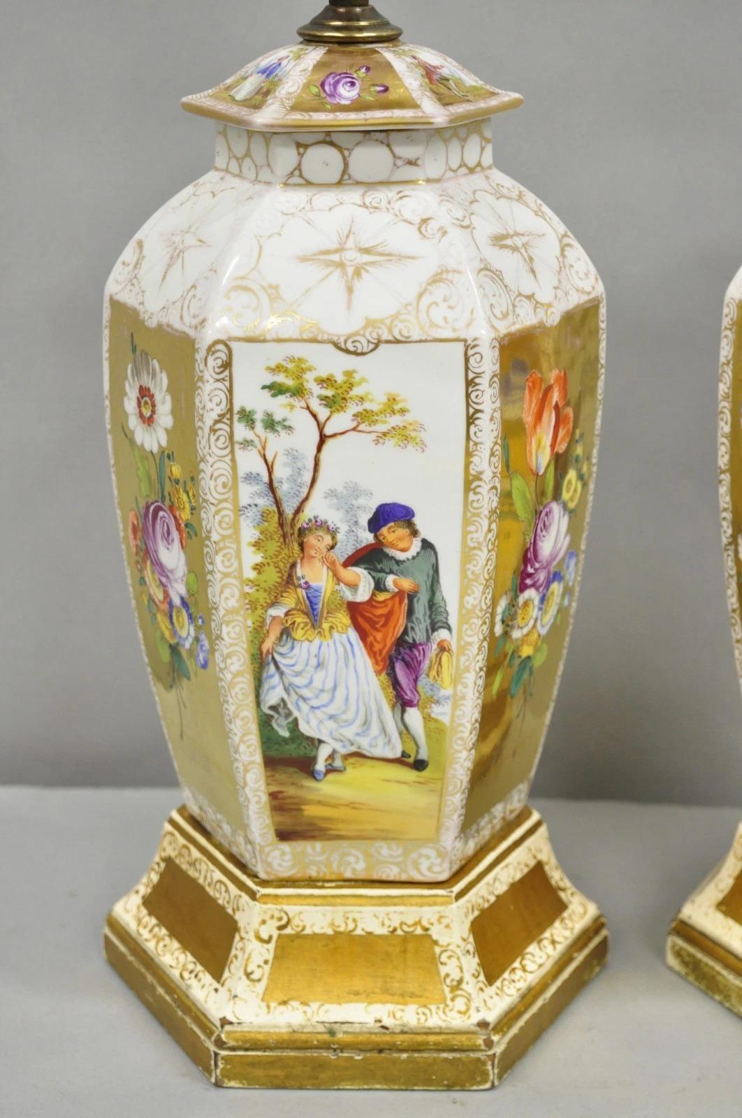 Porcellana Antique French Victorian Dipinto a mano in oro dorato Lampade da tavolo a barattolo di zenzero - una coppia in vendita