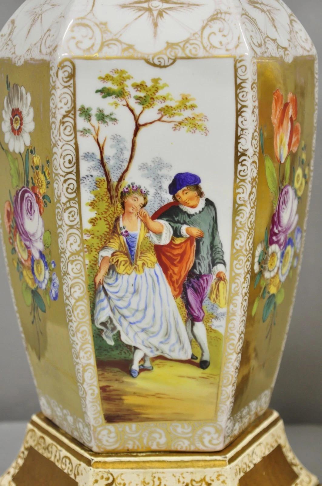 Antique French Victorian Dipinto a mano in oro dorato Lampade da tavolo a barattolo di zenzero - una coppia in vendita 1