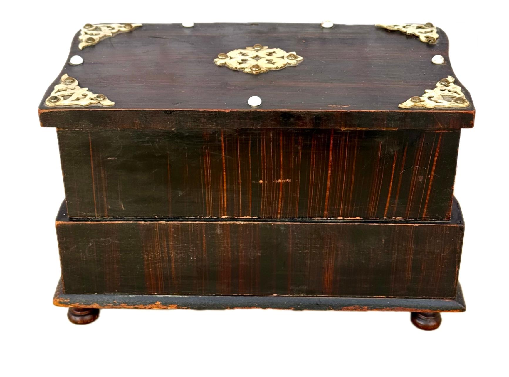 Caja relicario para joyas Victoriana Antique French siglo XIX en venta