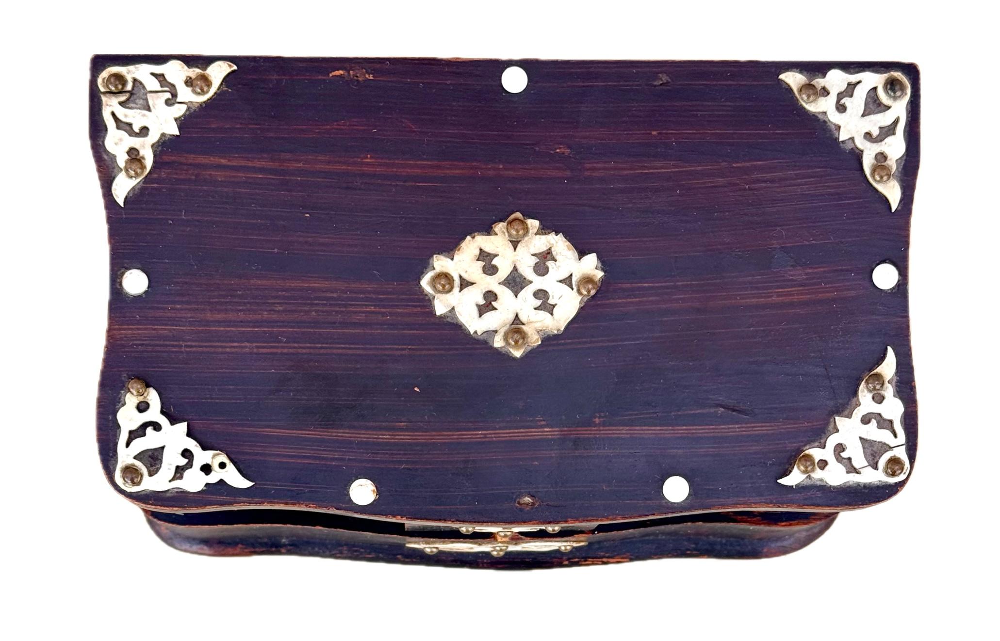 Caja relicario para joyas Victoriana Antique French Madera en venta