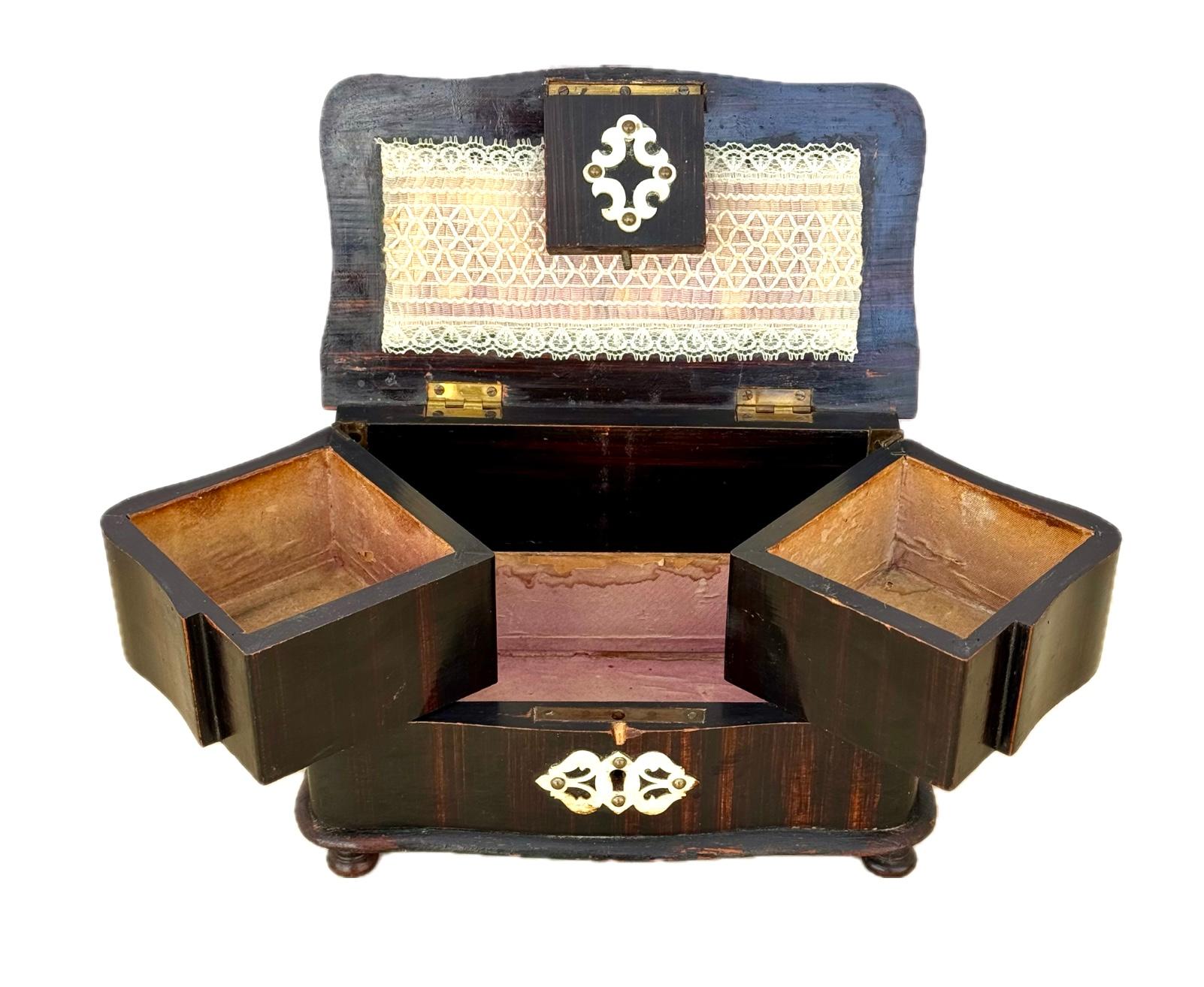 Caja relicario para joyas Victoriana Antique French en venta 2