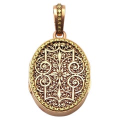 Antique French Victorian Medaillon mit Rollen und durchbrochenen, Medaillon-Anhänger