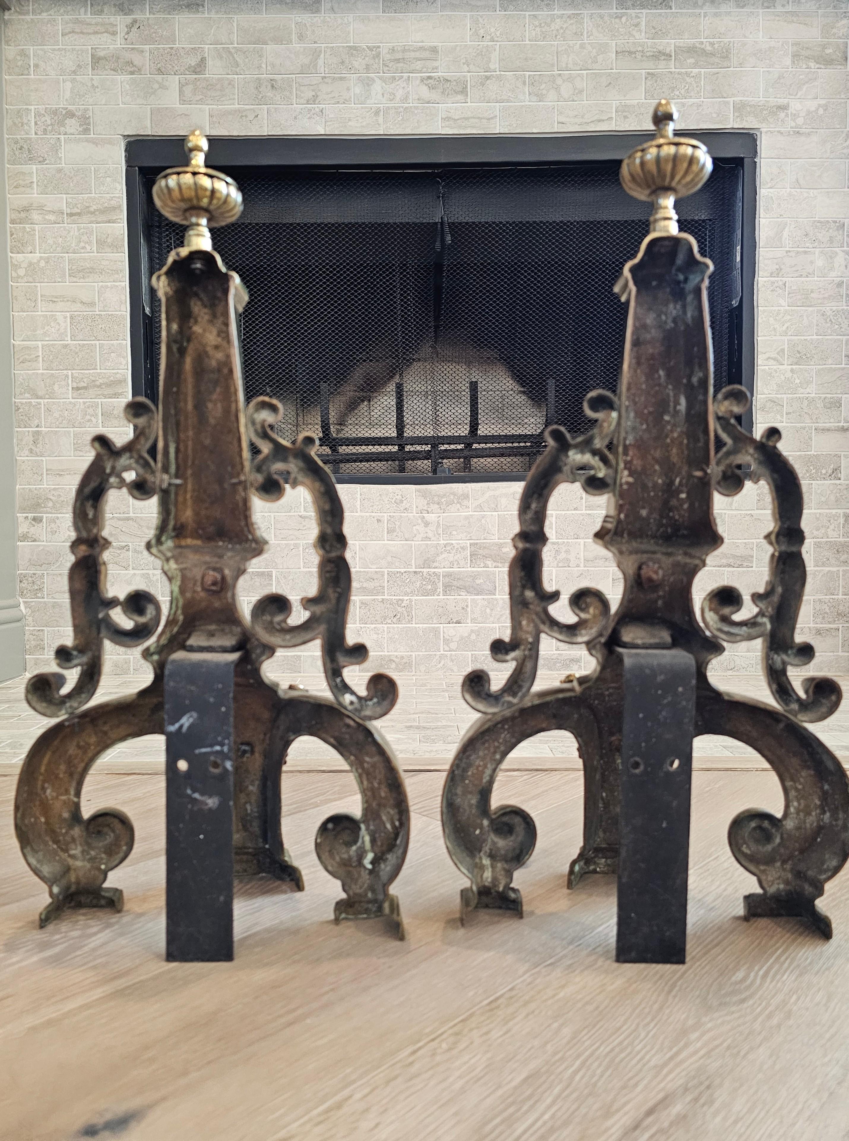 Antique French Victorian Neo-Renaissance Gilt Brass Andirons & Fender Bar Set en vente 3