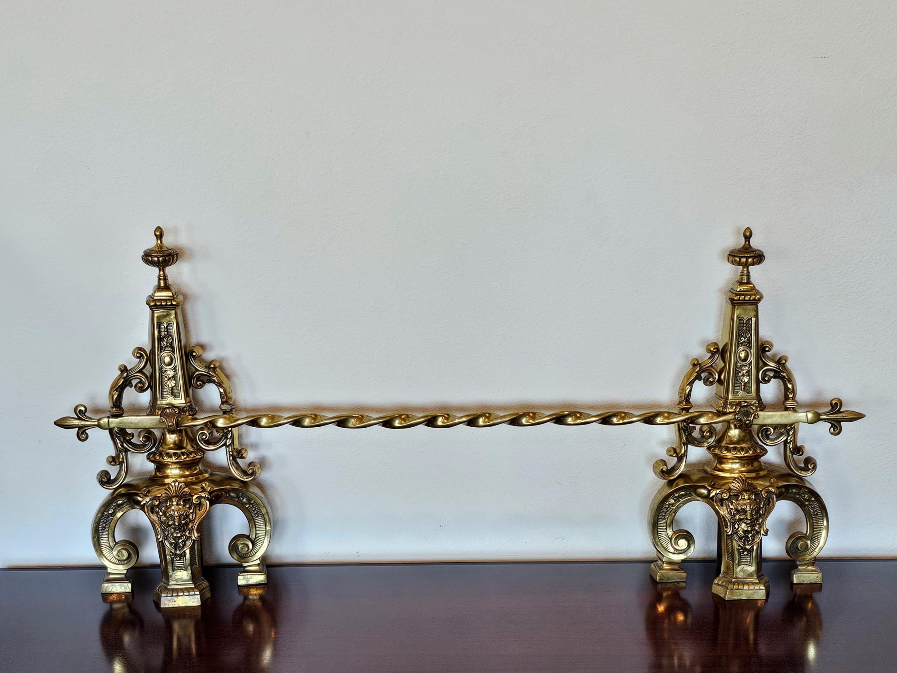 Antique French Victorian Neo-Renaissance Gilt Brass Andirons & Fender Bar Set en vente 6