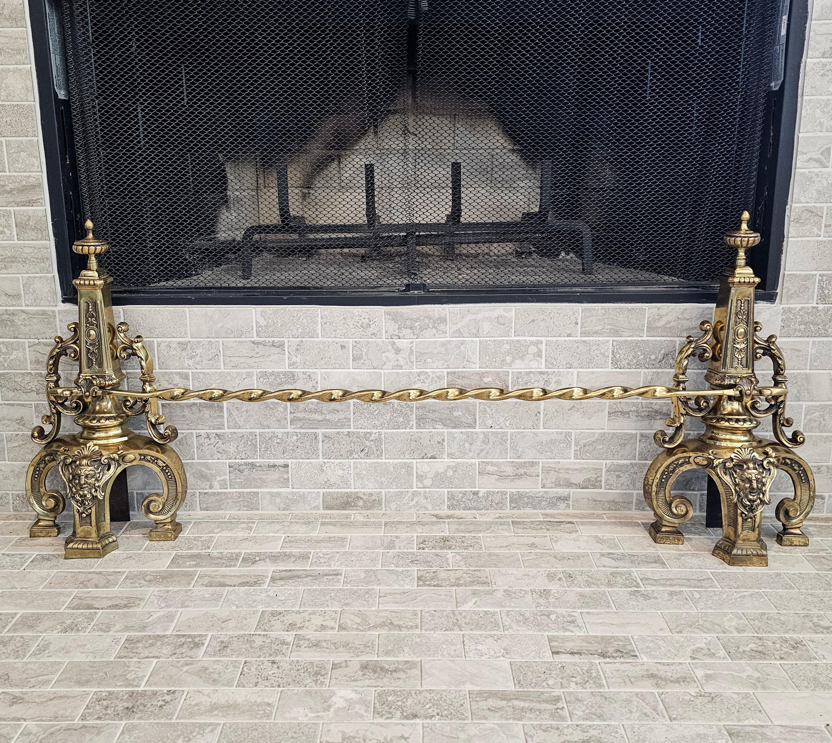 Antique French Victorian Neo-Renaissance Gilt Brass Andirons & Fender Bar Set en vente 11