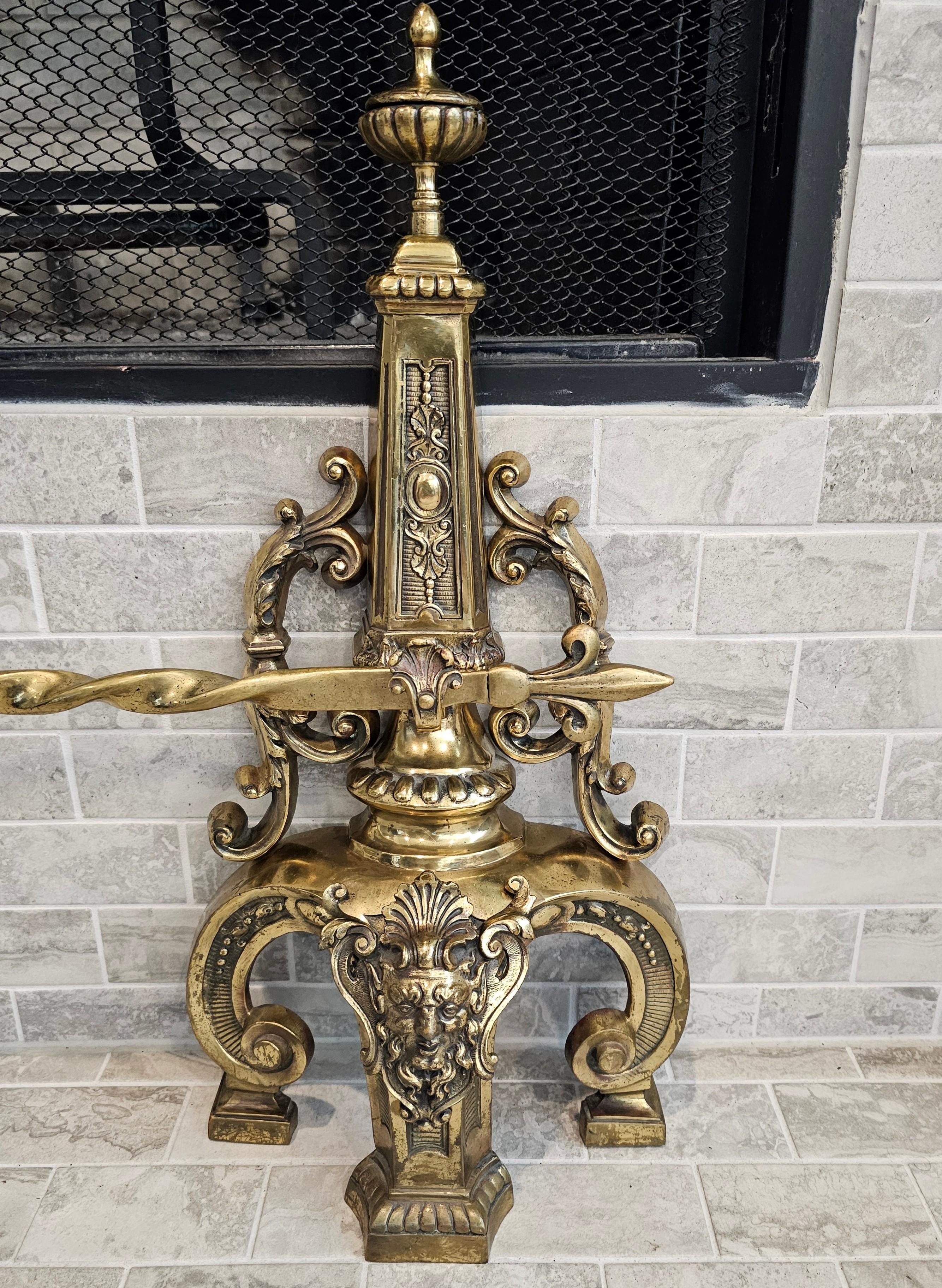 XIXe siècle Antique French Victorian Neo-Renaissance Gilt Brass Andirons & Fender Bar Set en vente