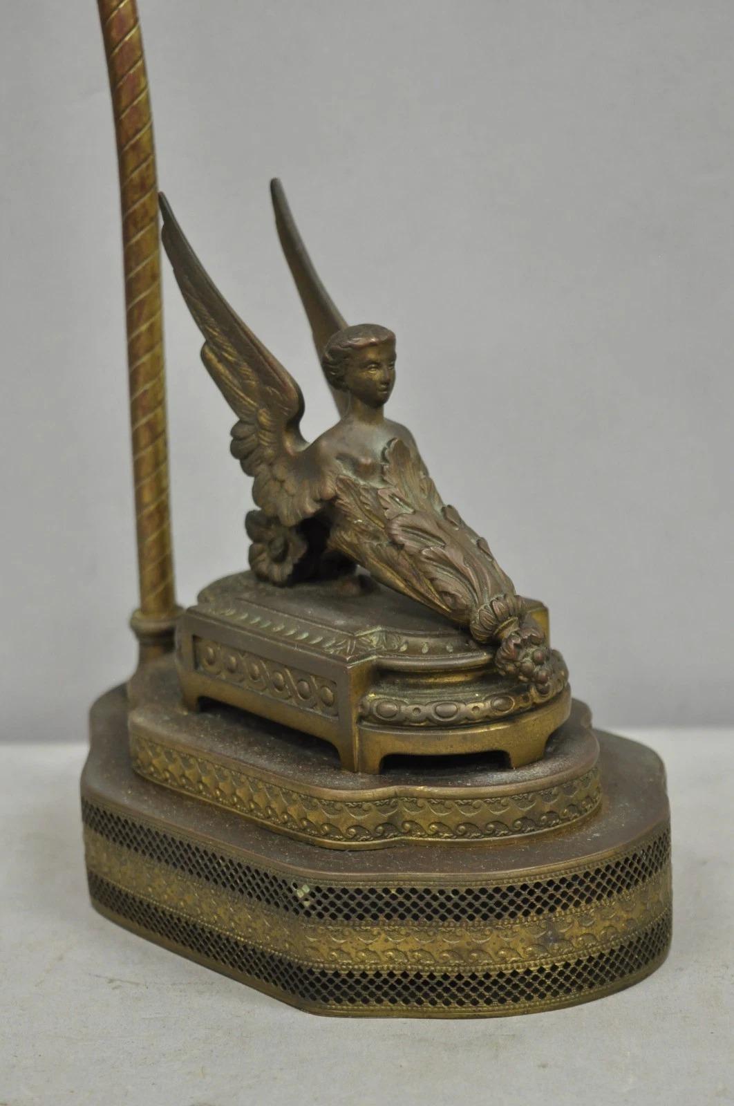Antique French Victorian Neoclassical Small Gilt Brass Winged Maiden Table Lamp For Sale 7