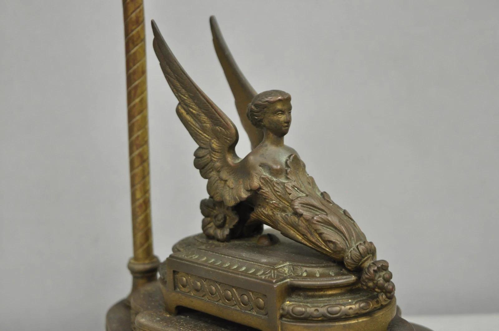 Antique French Victorian Neoclassical Small Gilt Brass Winged Maiden Table Lamp In Good Condition For Sale In Philadelphia, PA