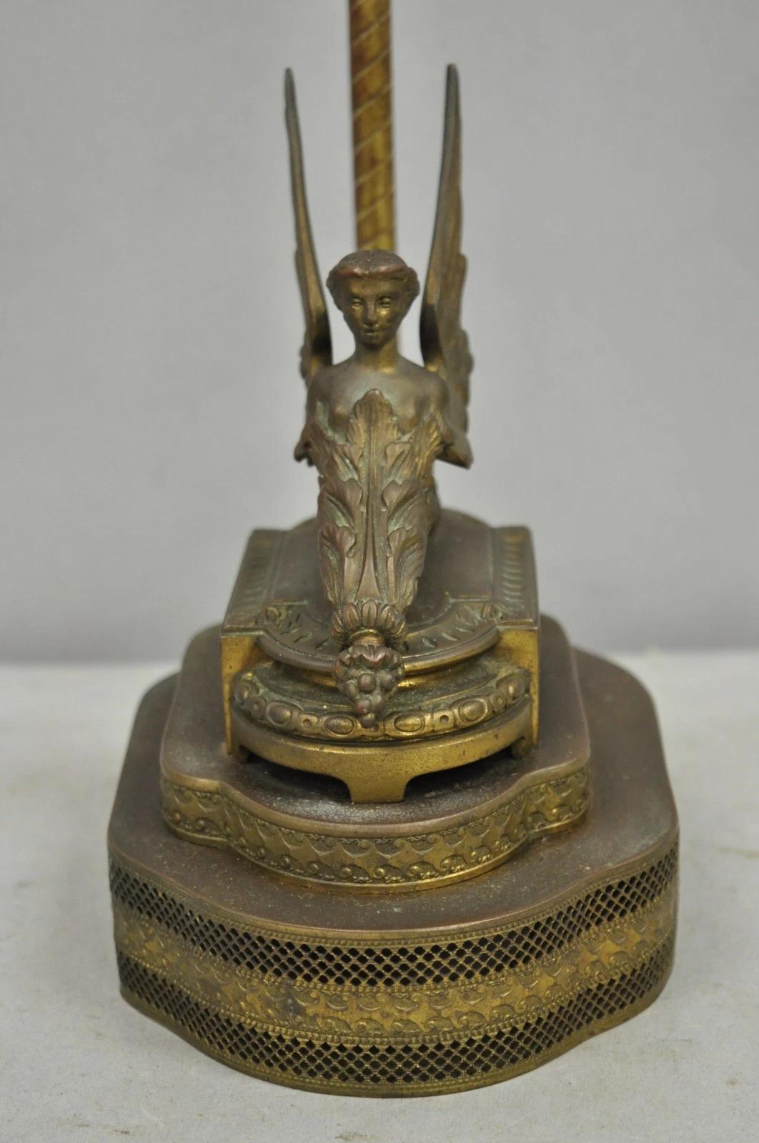 20th Century Antique French Victorian Neoclassical Small Gilt Brass Winged Maiden Table Lamp For Sale
