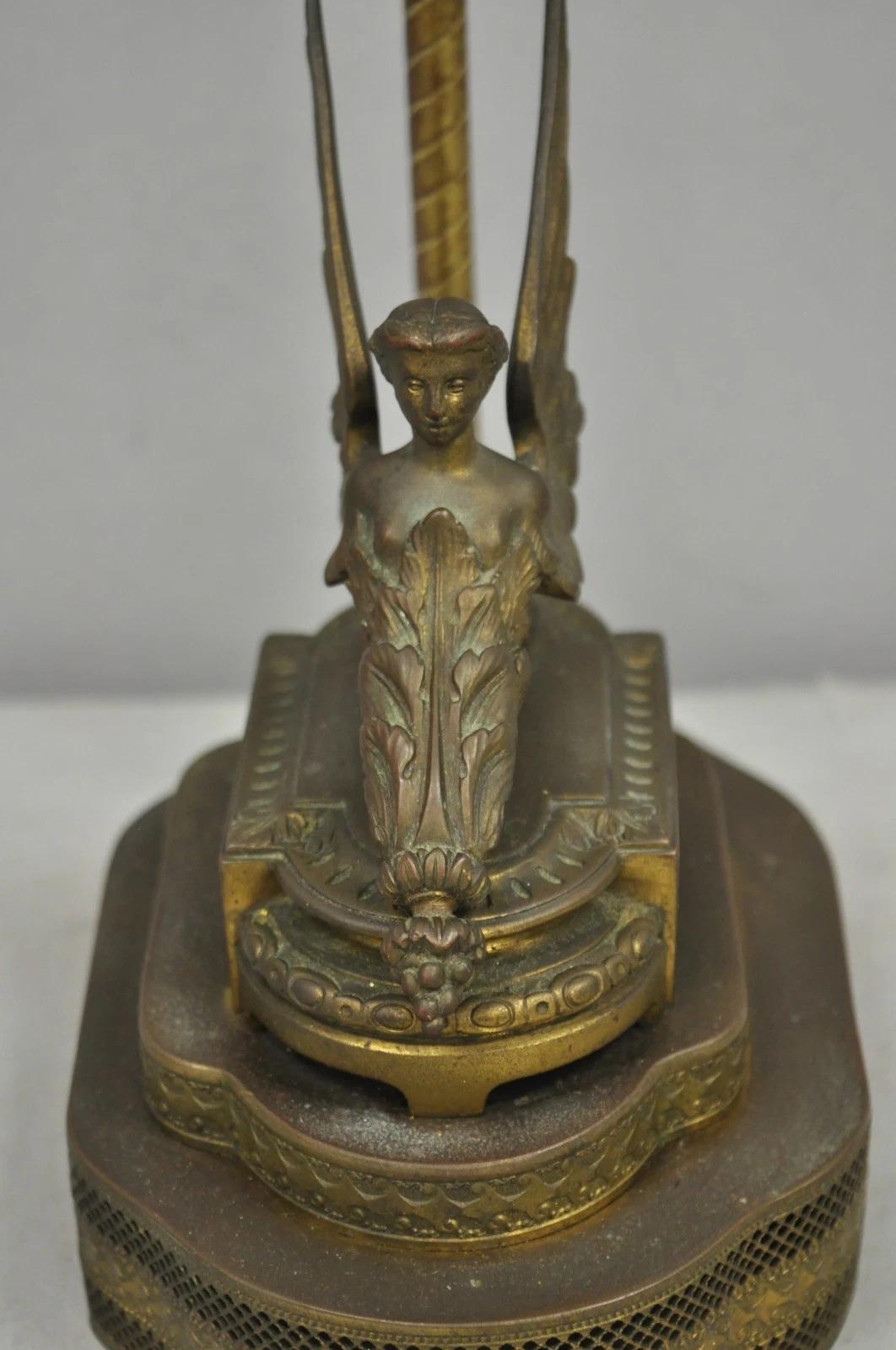 Antique French Victorian Neoclassical Small Gilt Brass Winged Maiden Table Lamp For Sale 1