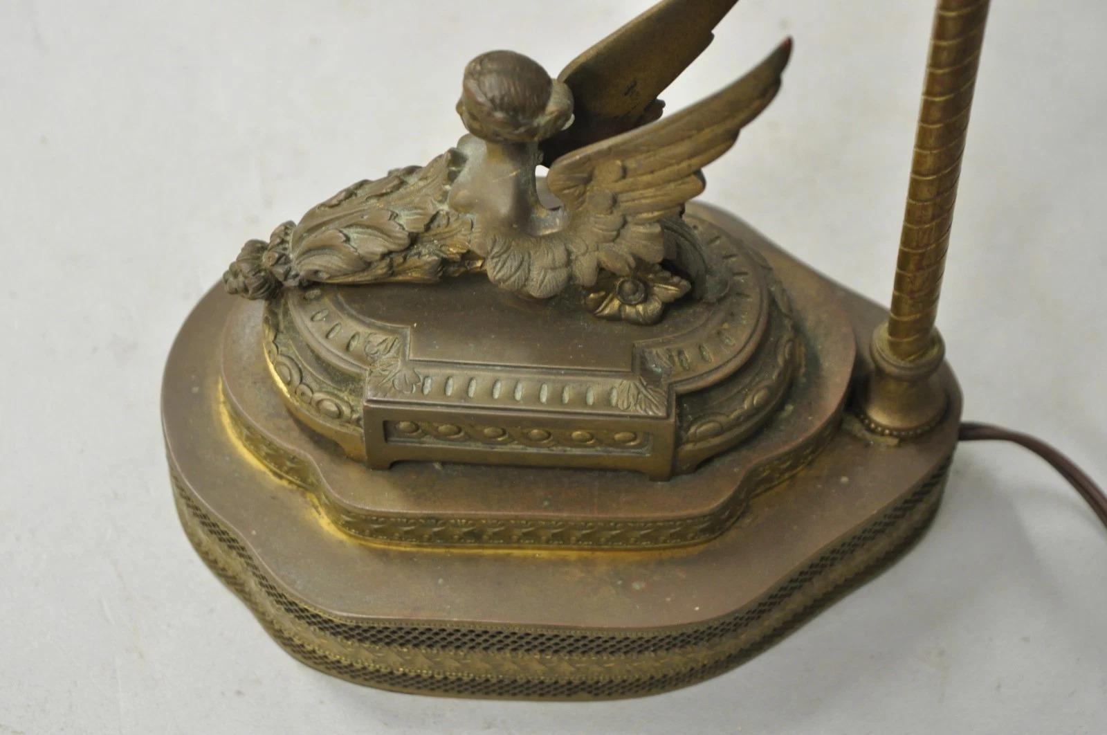 Antique French Victorian Neoclassical Small Gilt Brass Winged Maiden Table Lamp For Sale 2